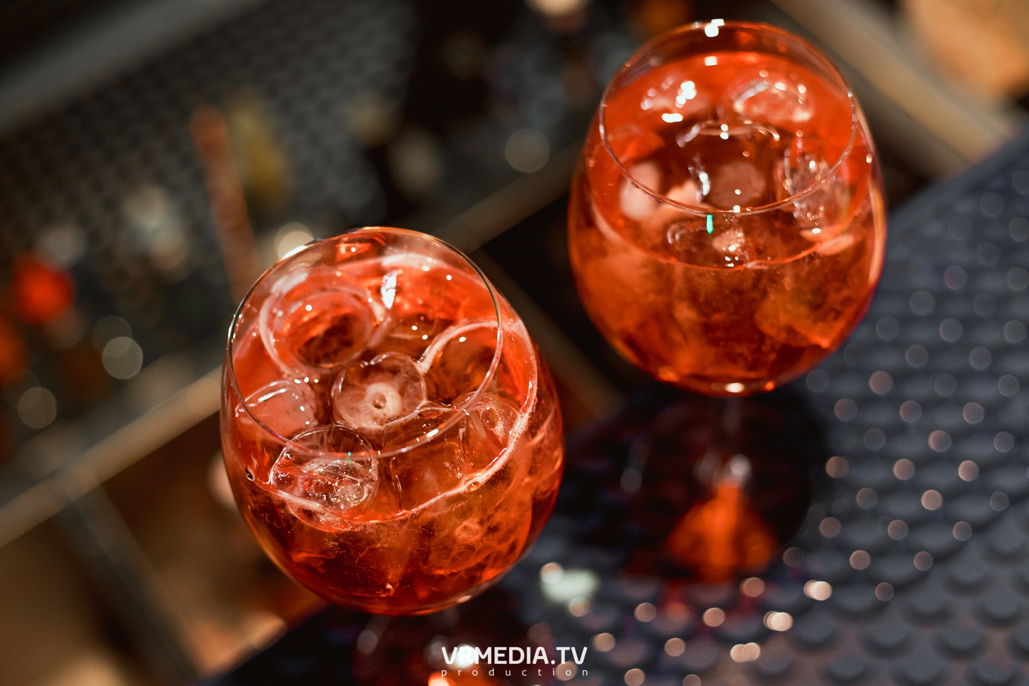 Международный женский день в караоке-баре «Volna»