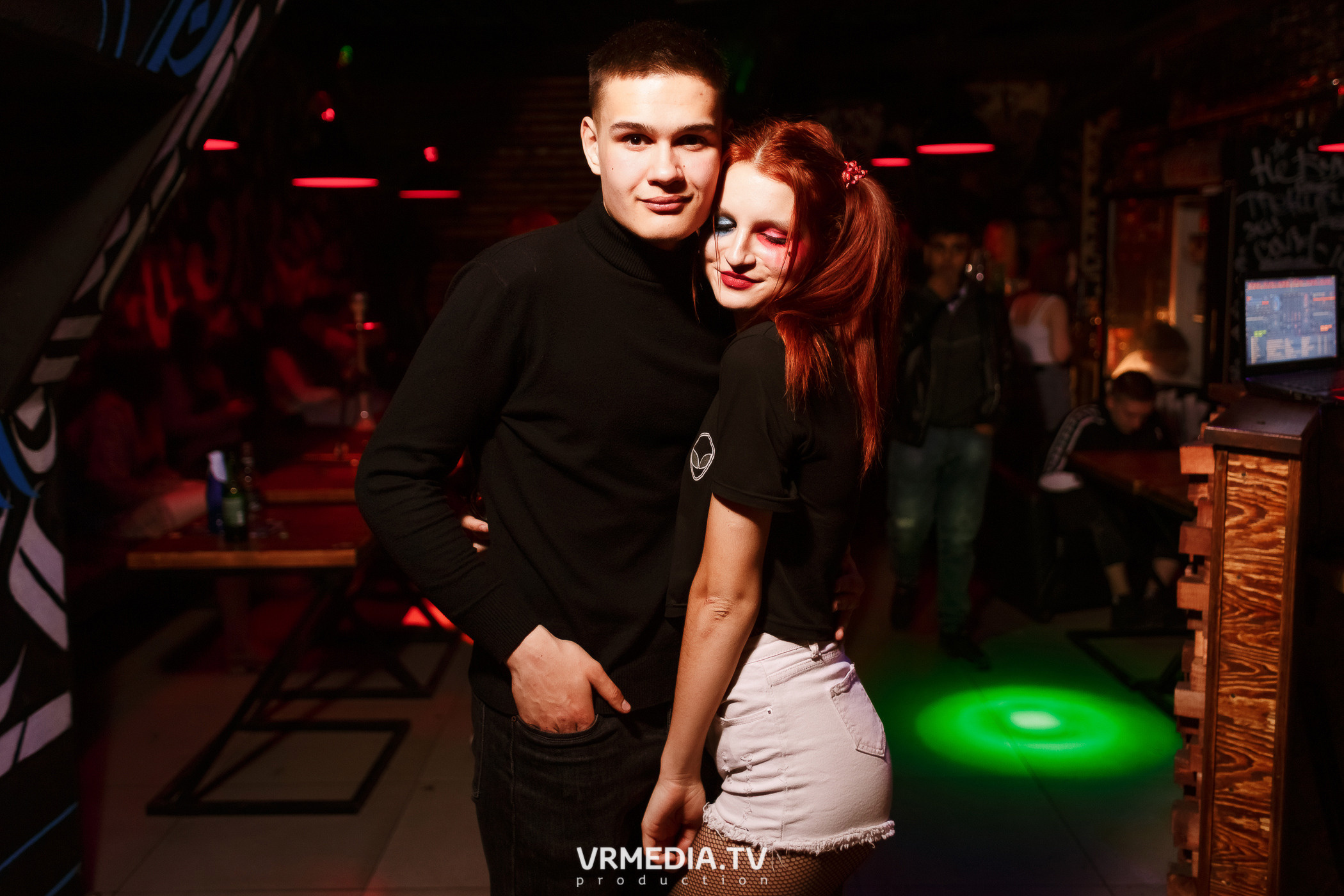 Выходные в баре «Глотай»