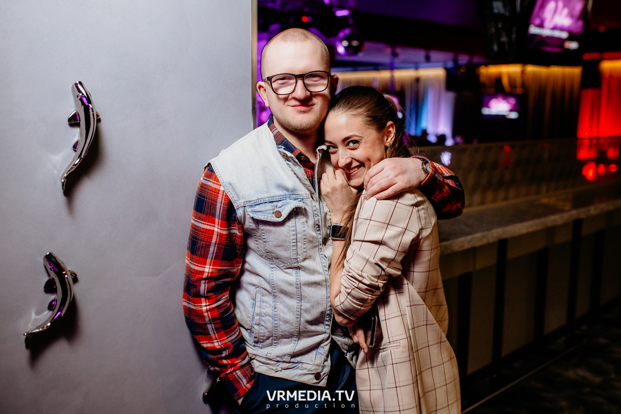 Международный женский день в караоке-баре «Volna»