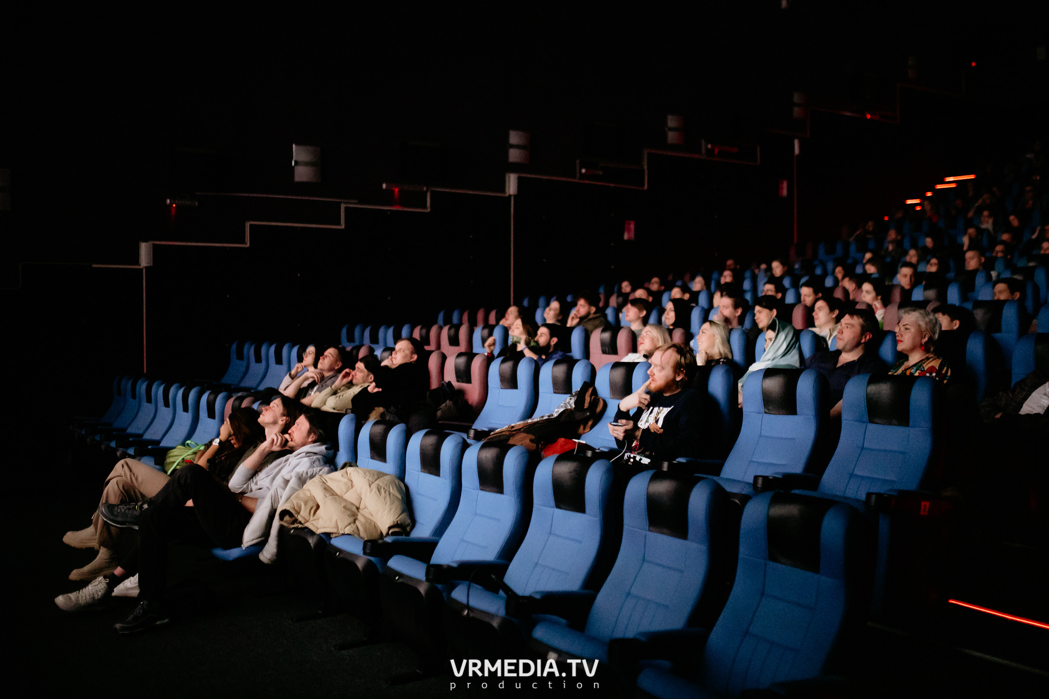 Премьера кемеровского художественного фильма «Чёрное эхо» в кинотеатре