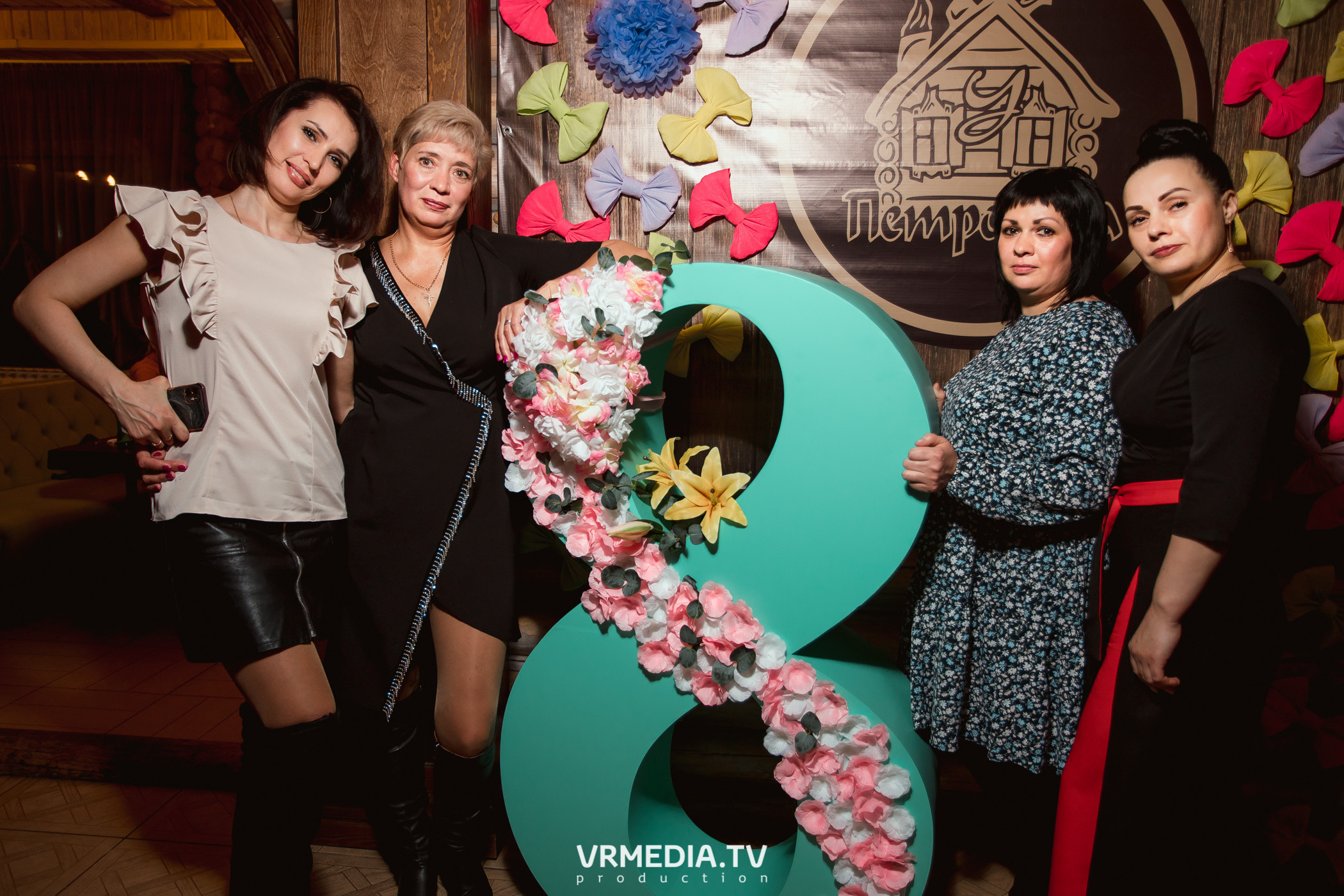 Международный женский день у «Петровича»