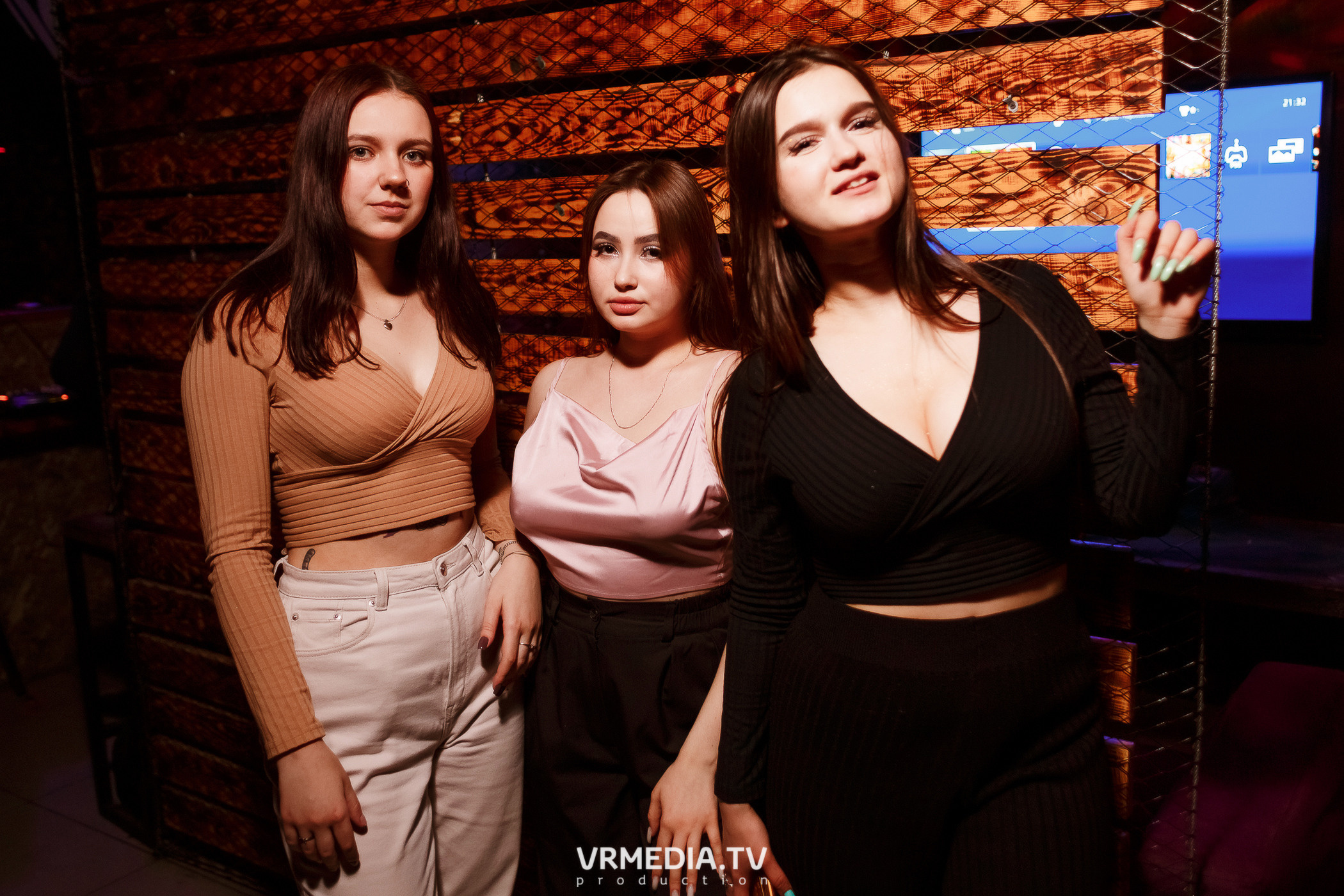 Выходные в баре «Глотай»