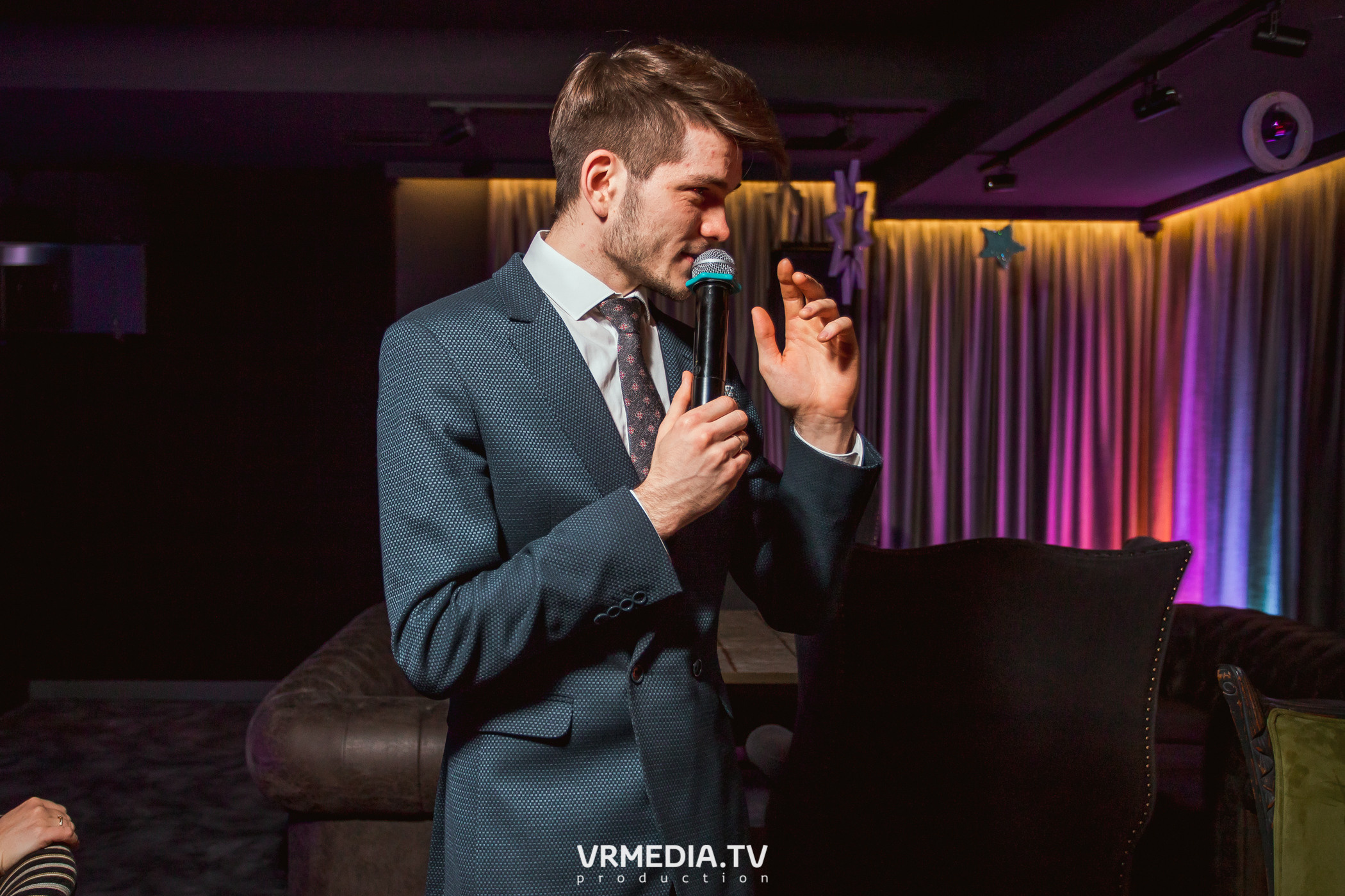 Международный женский день в караоке-баре «Volna»