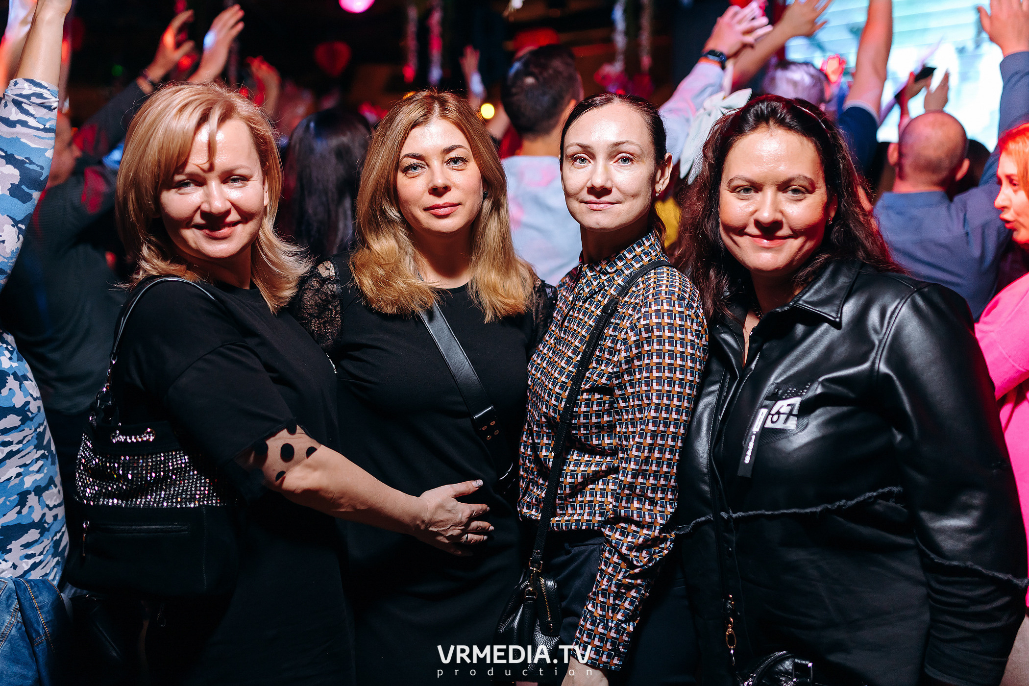 ЛИNДА в гриль-баре «Жара»