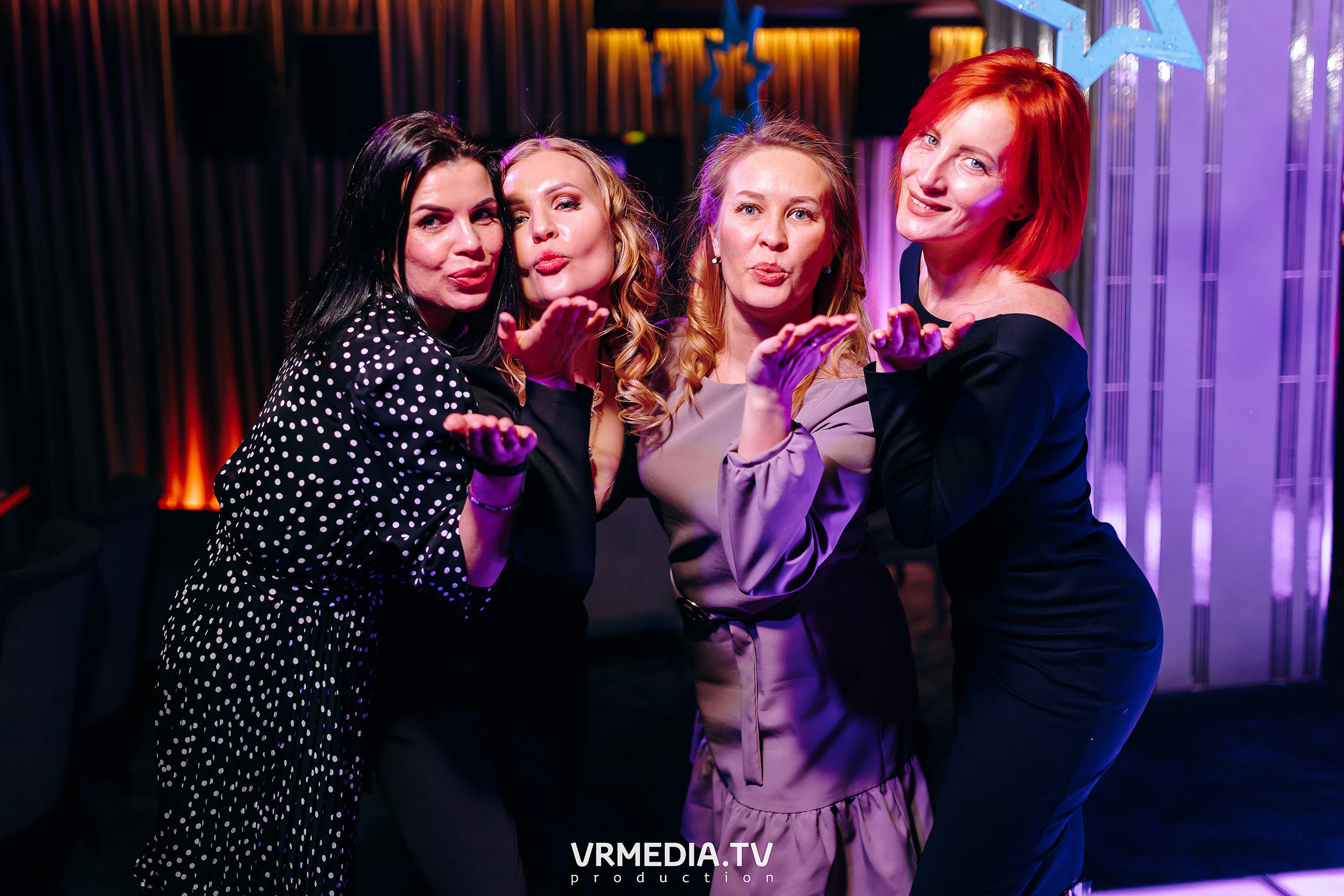 Выходные в караоке-баре «Volna»