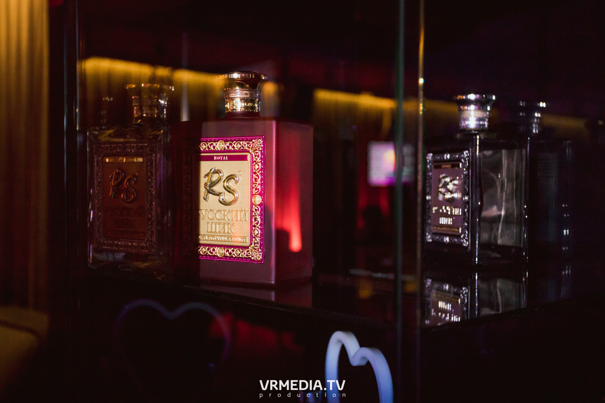 Международный женский день в караоке-баре «Volna»