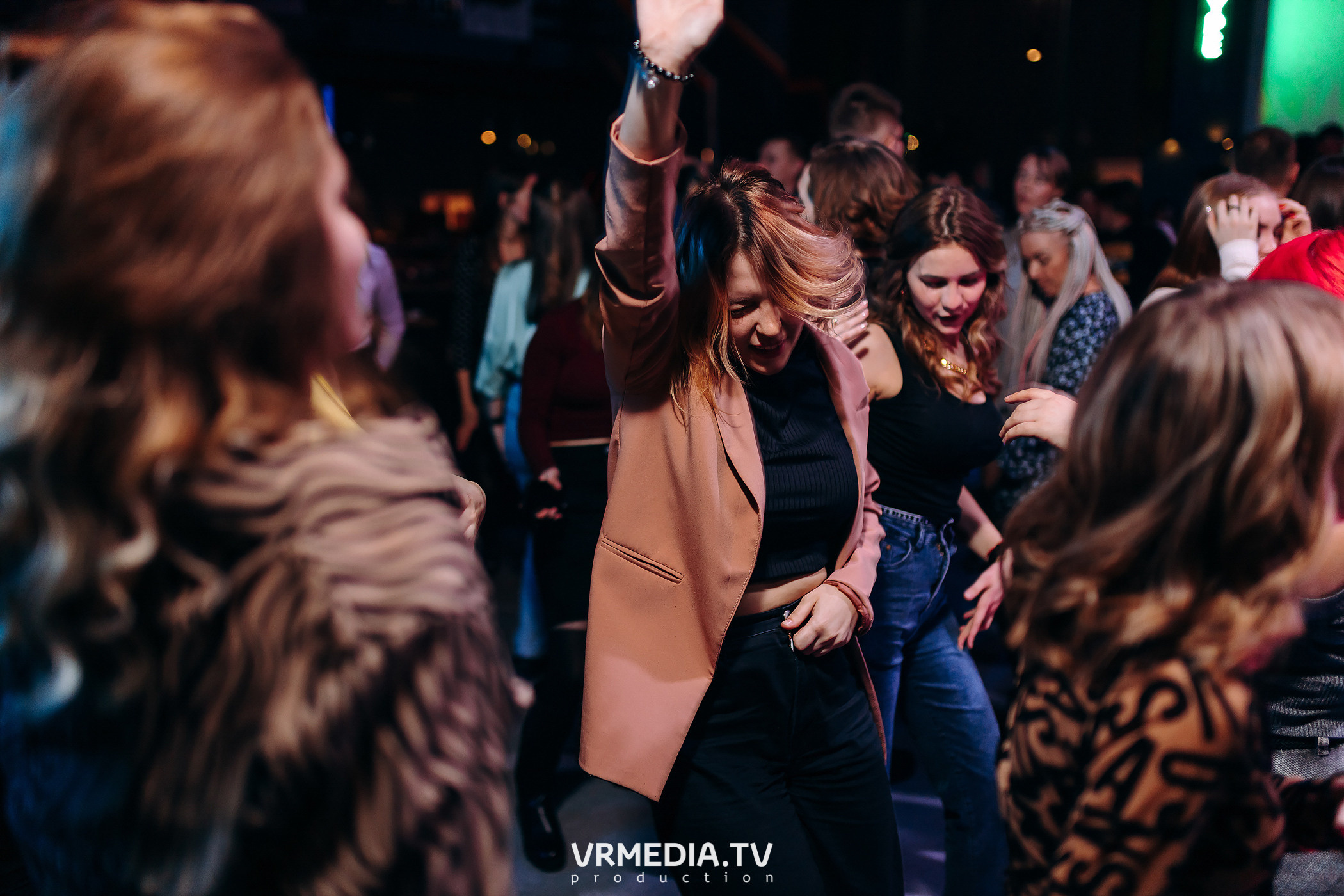 Выходные в баре «DOSKI»