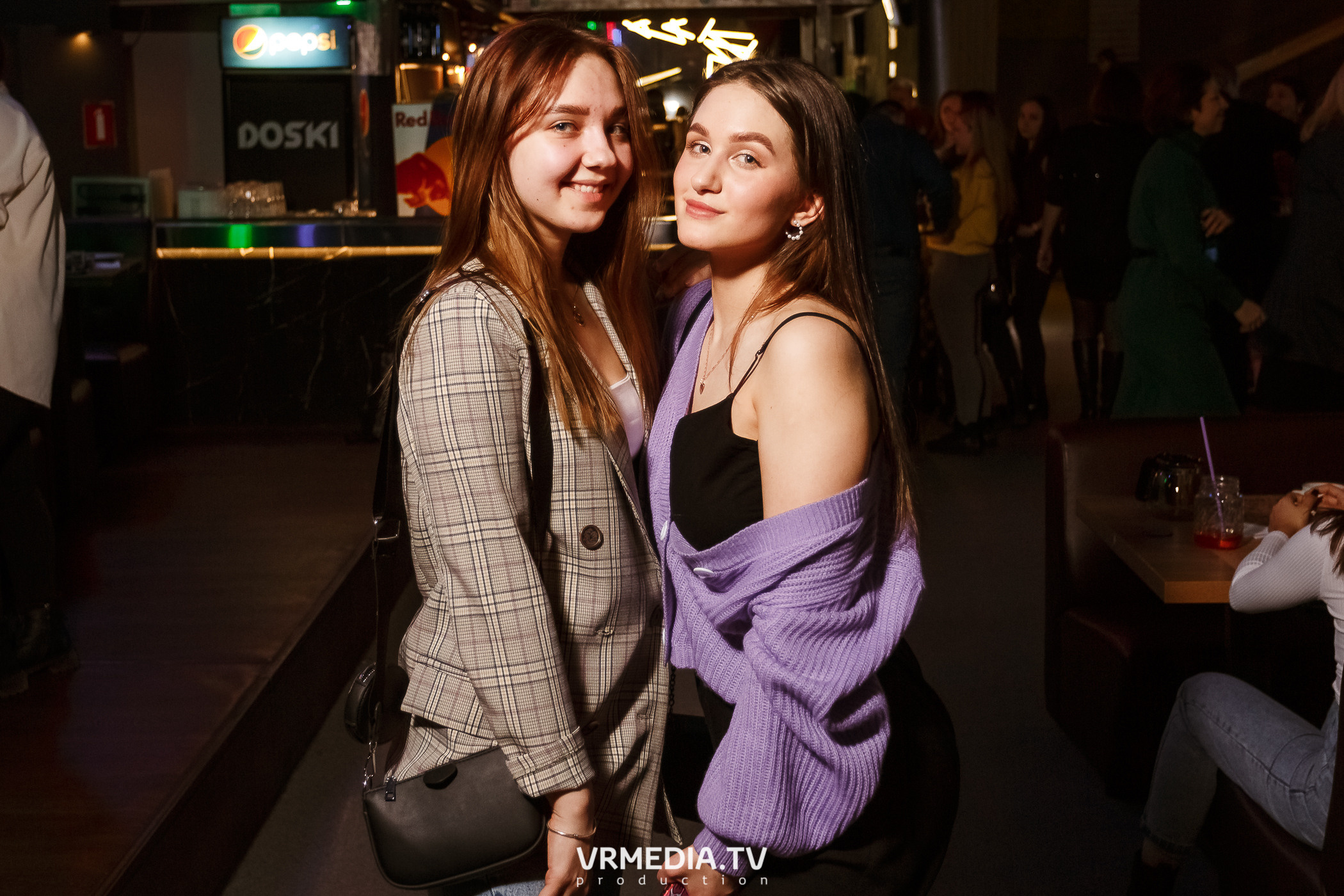 Выходные в баре «DOSKI»