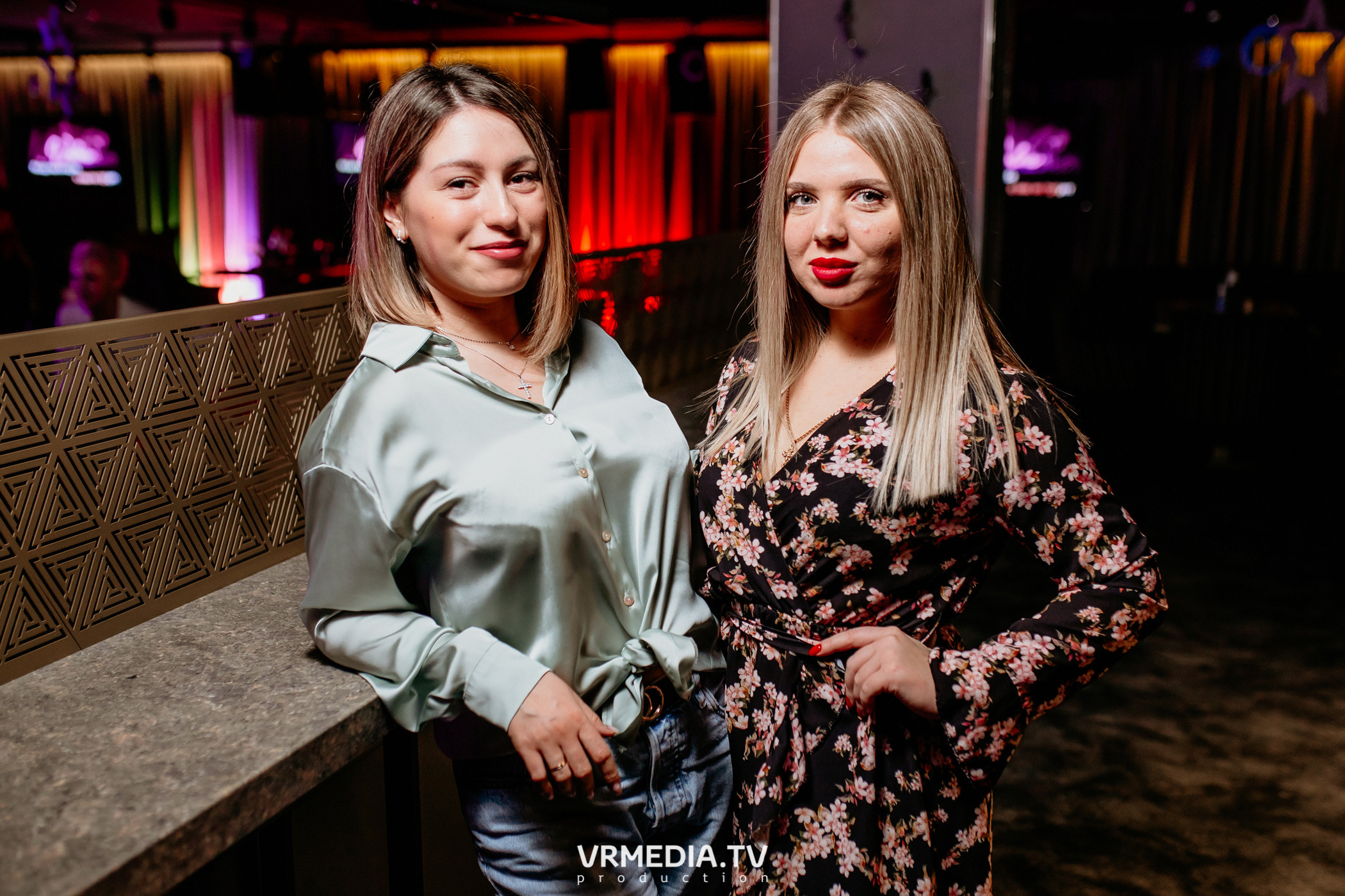 Международный женский день в караоке-баре «Volna»