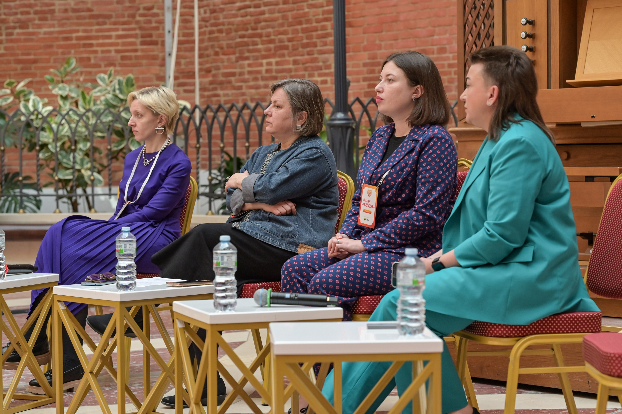 «Люди как люди» Царицыно 2024 г. Семейный и репортажный фотограф в Москве Анастасия Трубкина