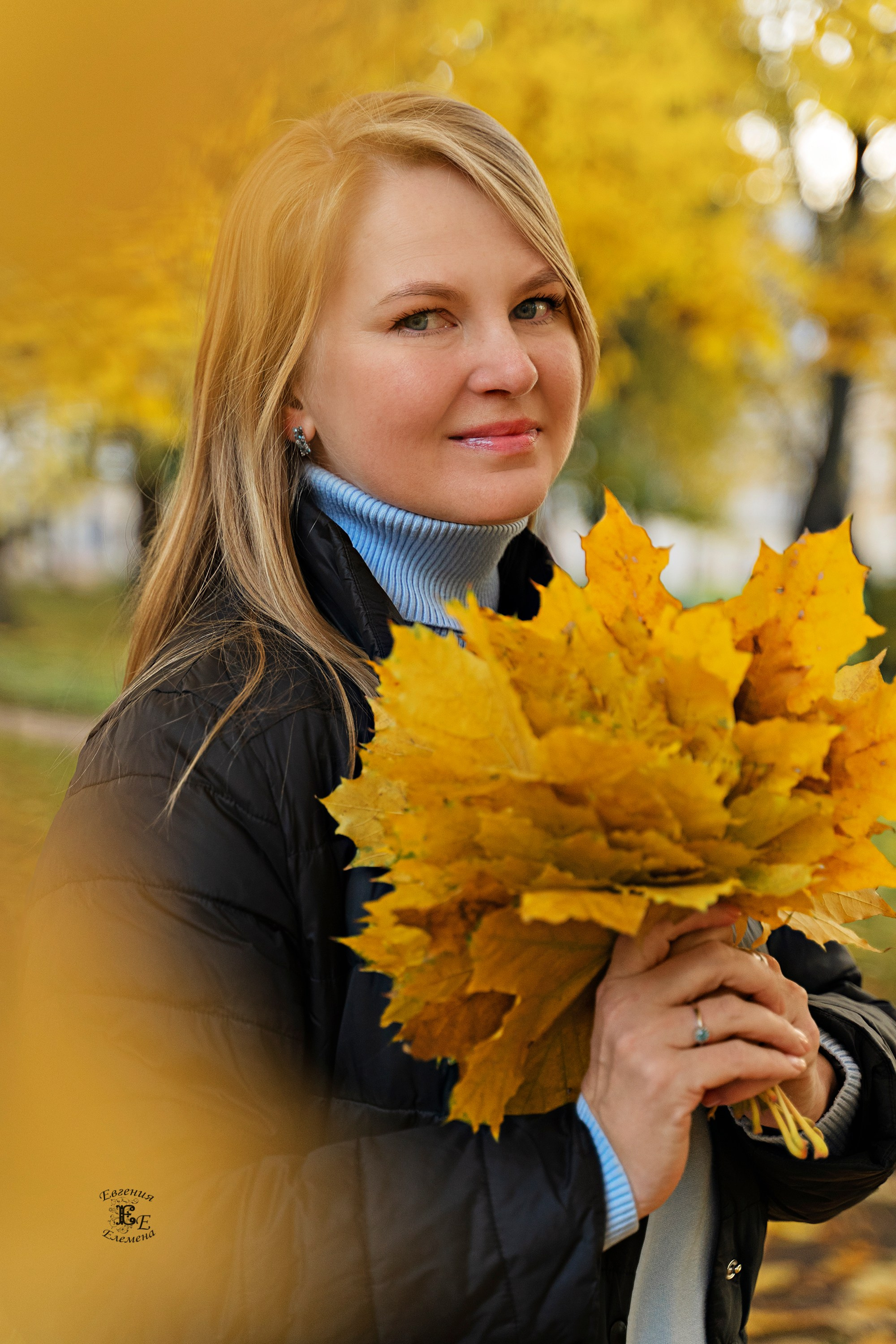 Групповая осенняя фотография. Семейный и портретный фотограф в Санкт-Петербурге Евгения Елемена