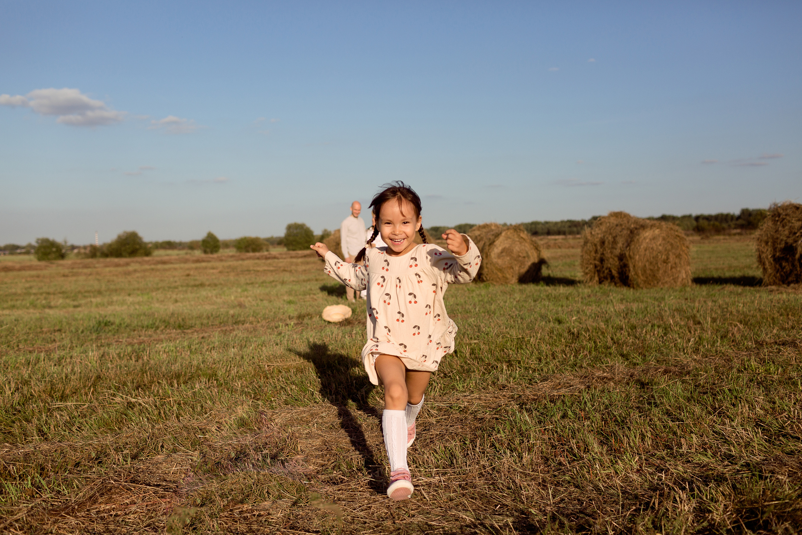 Прогулка в полях. Свадебный и семейный фотограф Спб Бошман Ирина