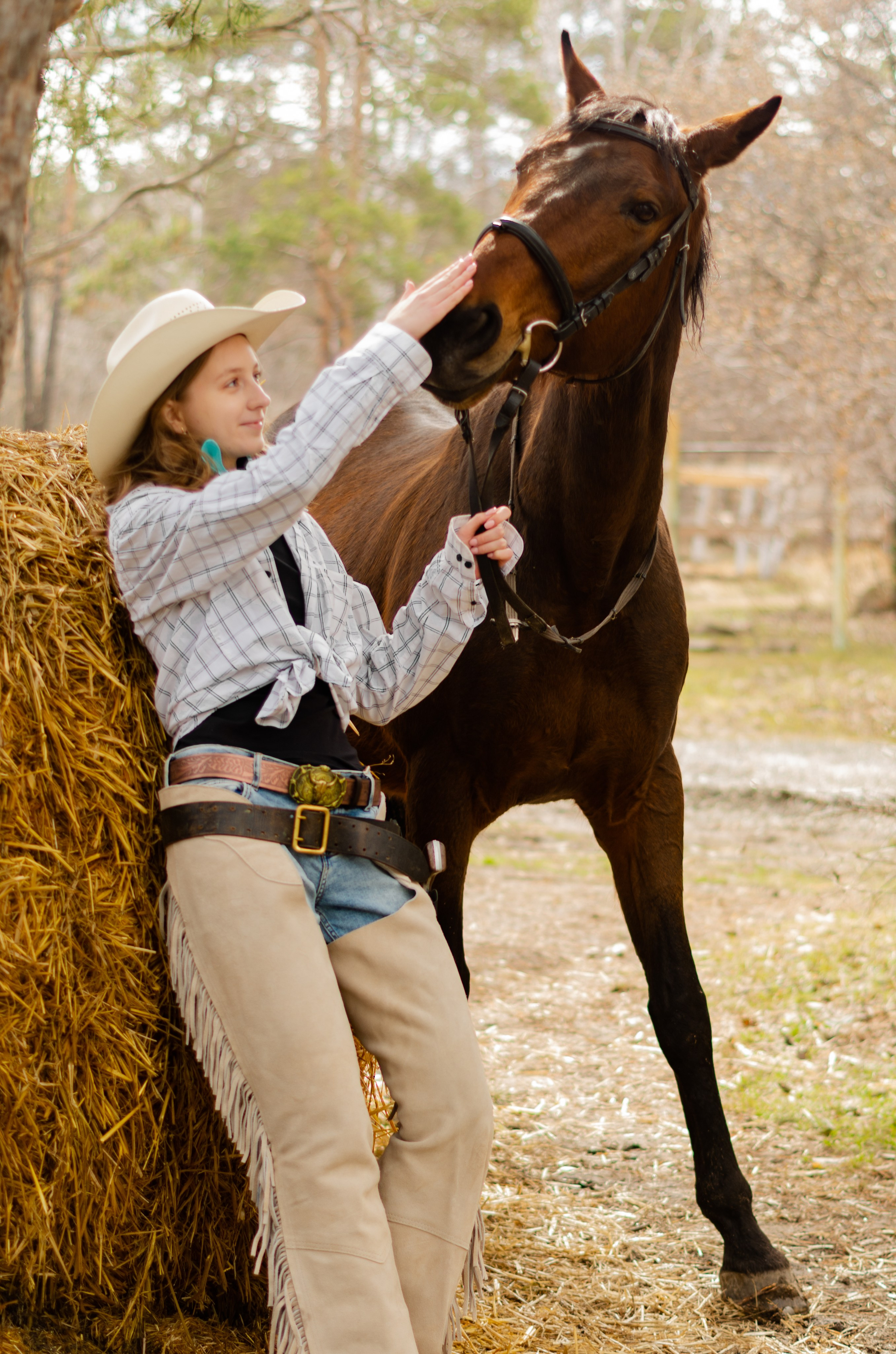 Ковбойская девчонка. Фотограф Марина Доглядная Челябинск фотосессии с лошадьми, мотоциклами