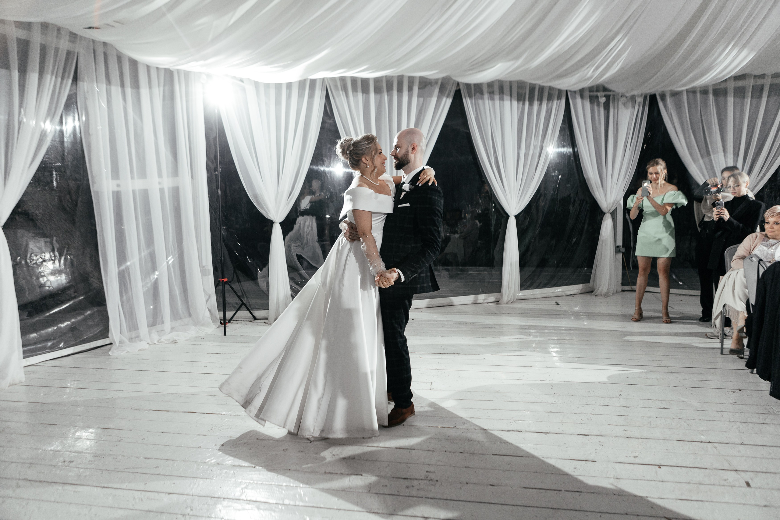 Свадебный фотограф Уфа — Руслан ГабдлисламовЖивые эмоции, красивые кадры, воспоминания на всю жизнь.Работаю по всей Республике Башкортоста. Свадебный фотограф Уфа Руслан Габдлисламов