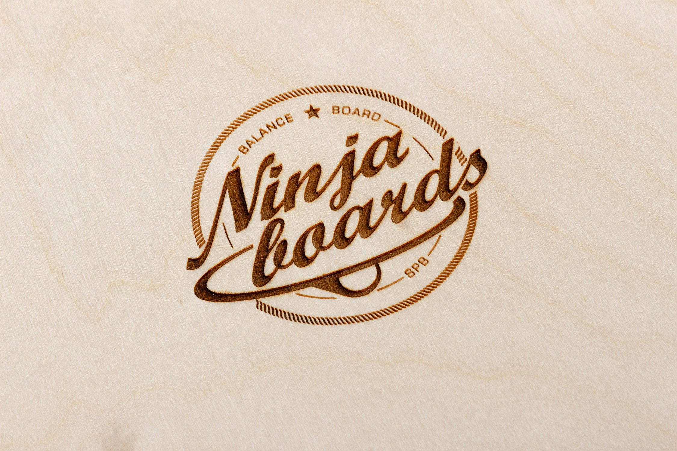 Предметный фотограф в Санкт-Петербурге. Студийная фотосессия для рекламы. Фото для маркетплейс. Профессиональный фотограф Сергей Пушкин. Фотосъёмка на белом фоне СПб. Фотограф обтравок. Фотосъемка для сайта и каталога. Фото спорттоваров. Балансборд.