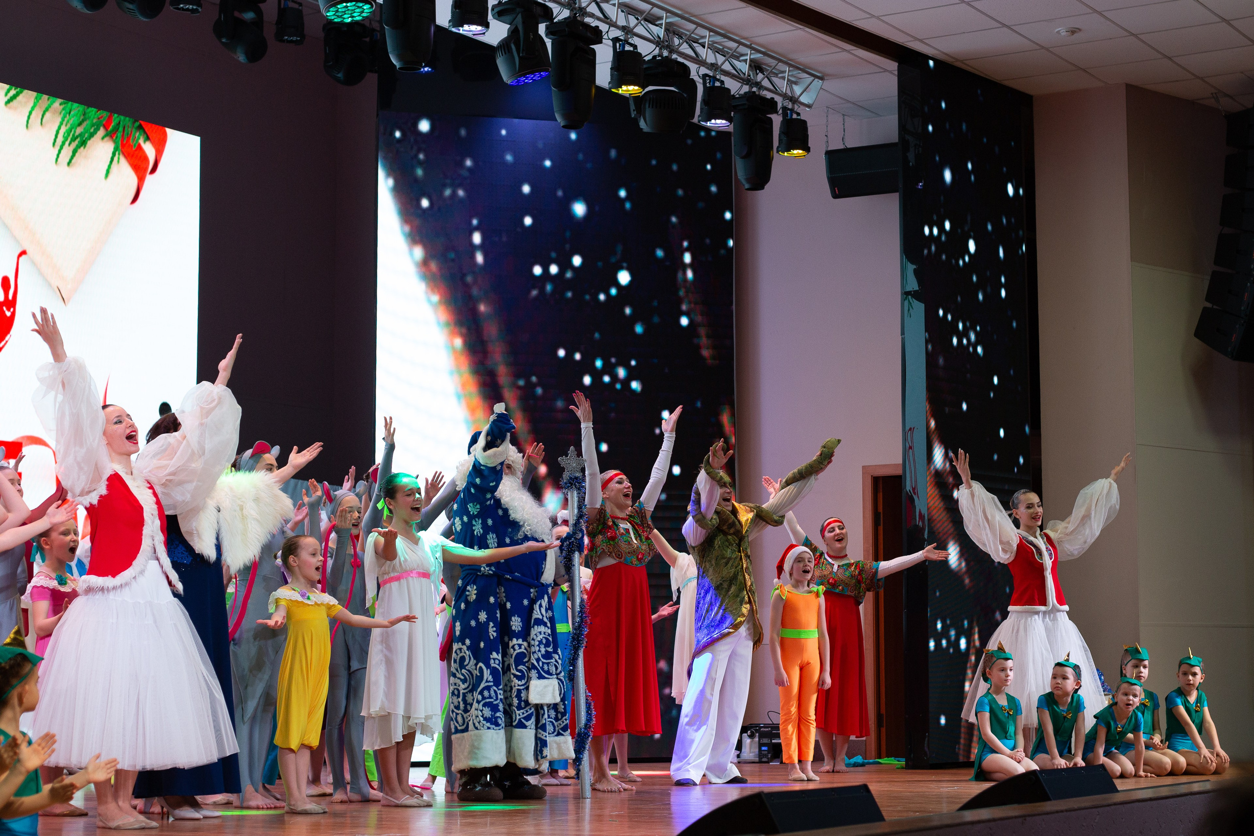 Танцевальный спектакль. Фотограф в Новосибирске Краснова Евгения