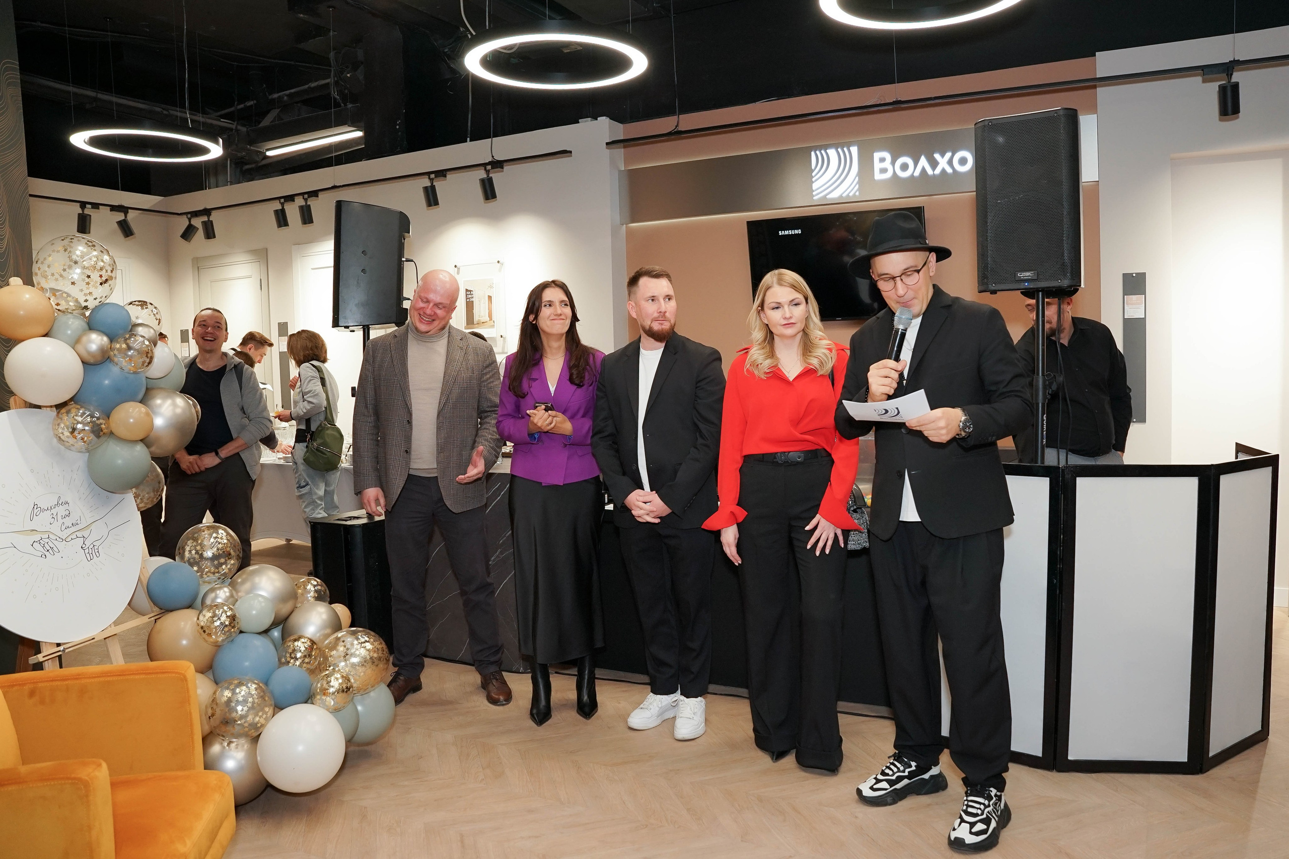 Репортажная съемка в салоне дверей