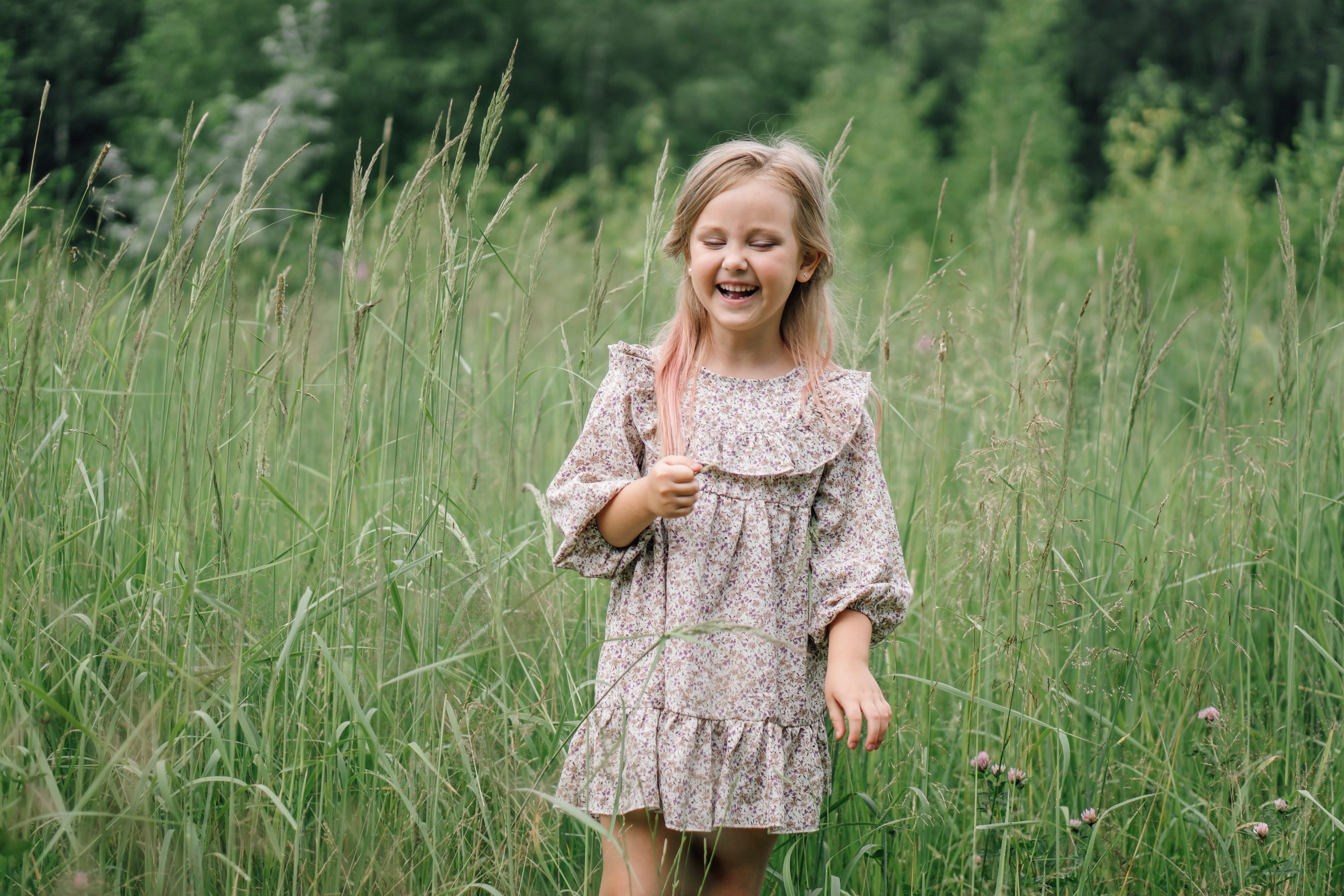 Семейная фотоссесия на природе. Свадебный фотограф в Дмитрове