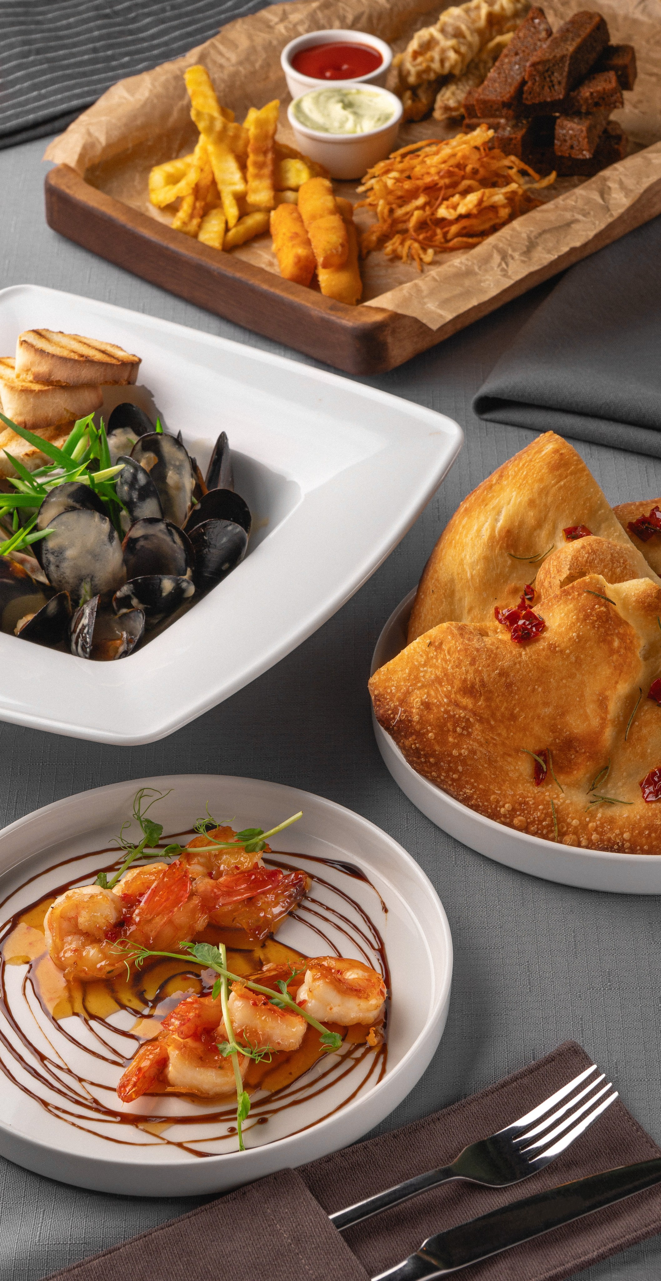 Фуд съёмка ассортимента блюд для печатного меню ресторана