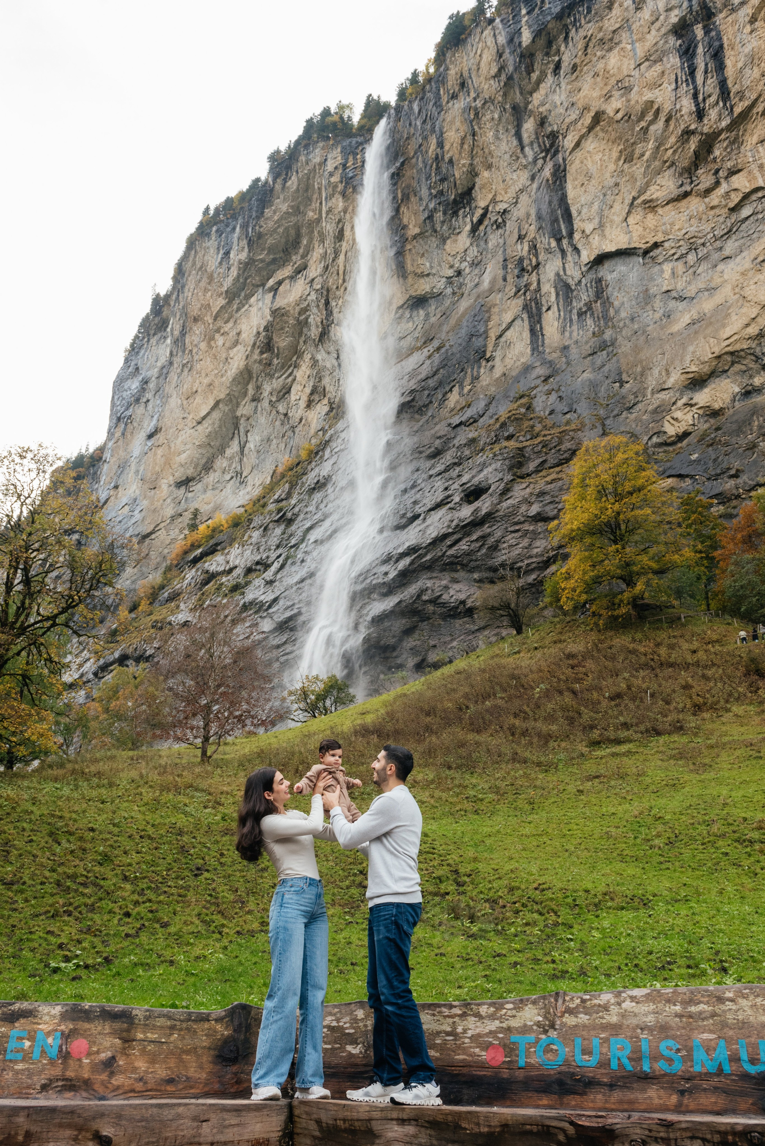 Ruby, Elie and Leo (Lauterbrunnen, Suisse). Photographe en Suisse et en Europe Anna Alekseenko
