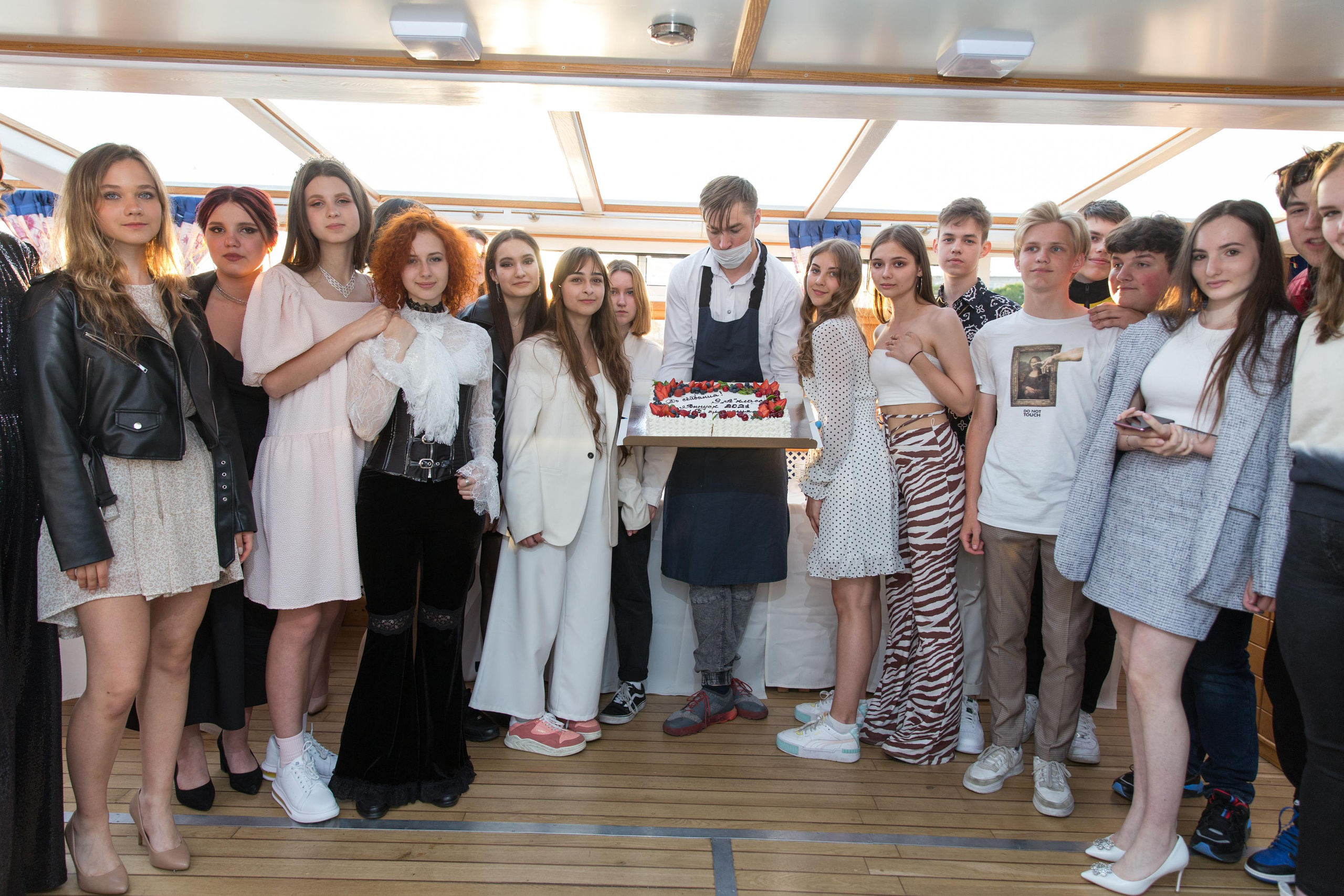 Выпускной 9 класс. Теплоход. Фотограф в Санкт-Петербурге Закута Ольга