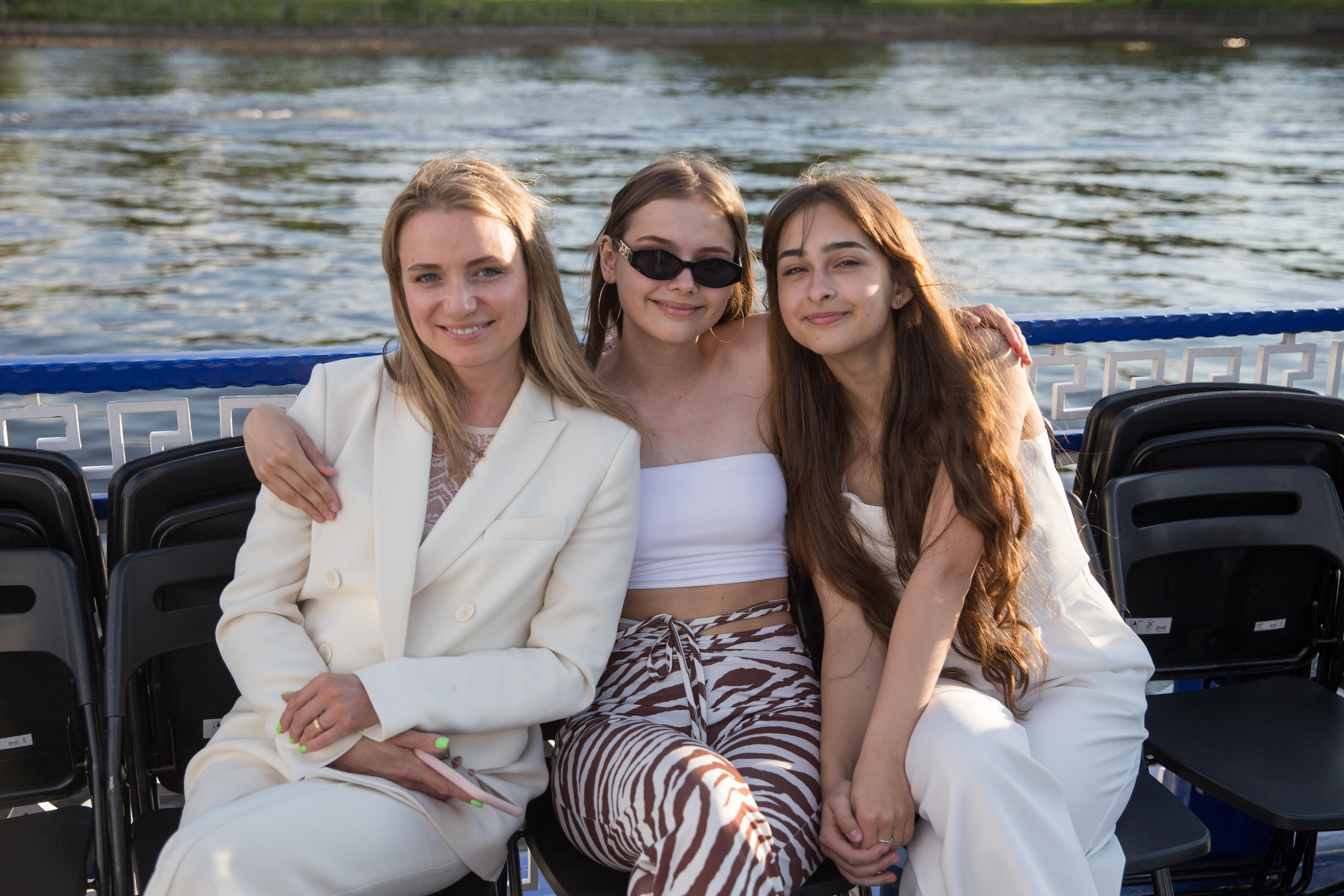 Выпускной 9 класс. Теплоход. Фотограф в Санкт-Петербурге Закута Ольга