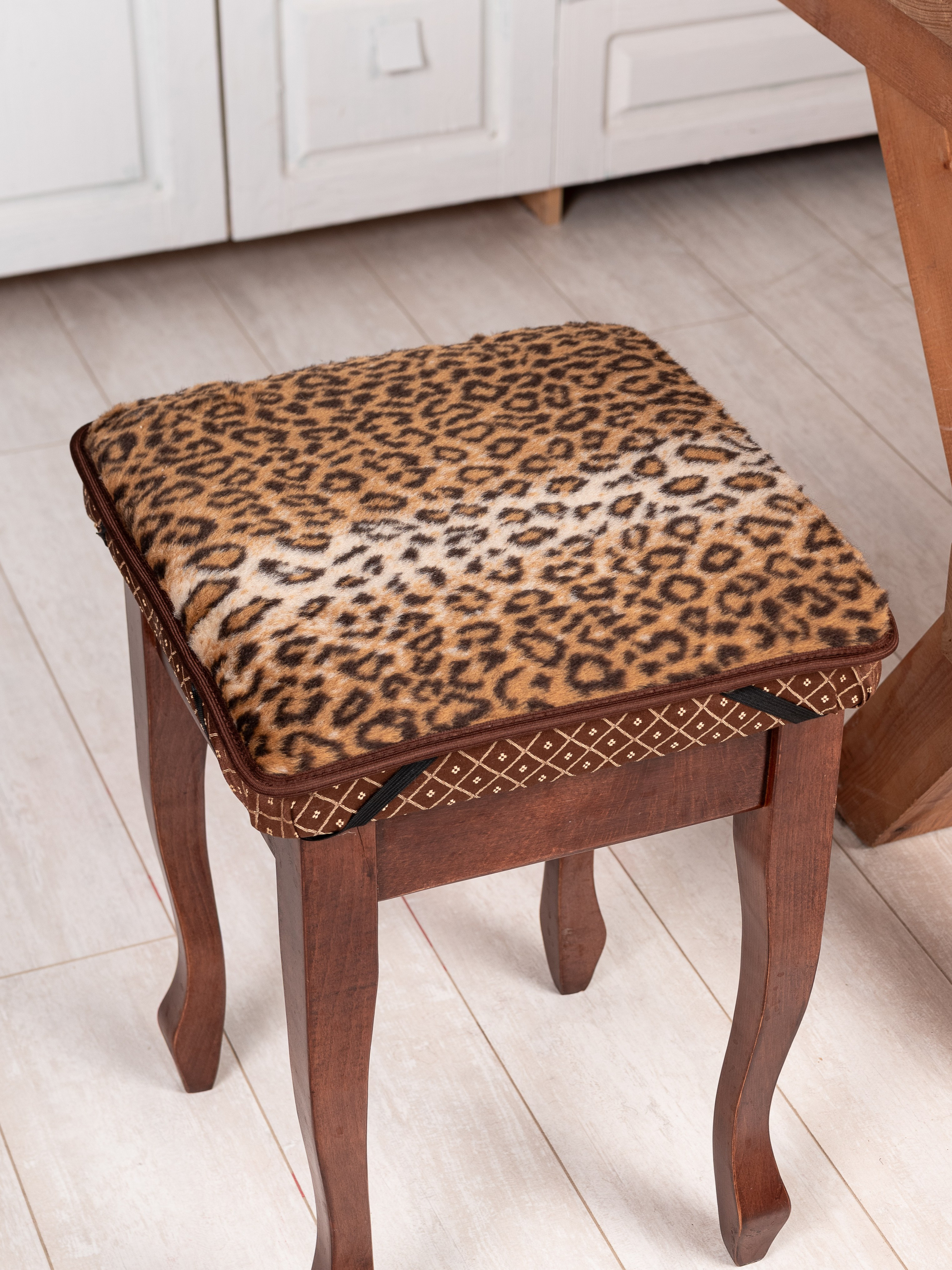 Накидки на стулья. Предметный фотограф, фото для маркетплейсов Пятигорск, КМВ