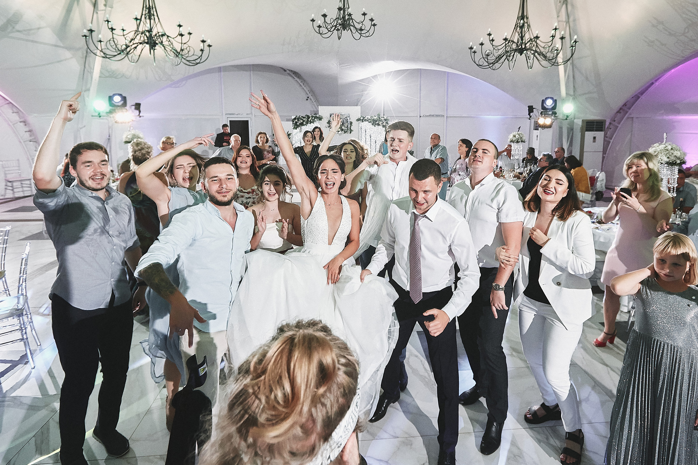 Анонс со свадьбы Андрея и Ламзиры. Свадебный и семейный фотограф Владимир Карамышев