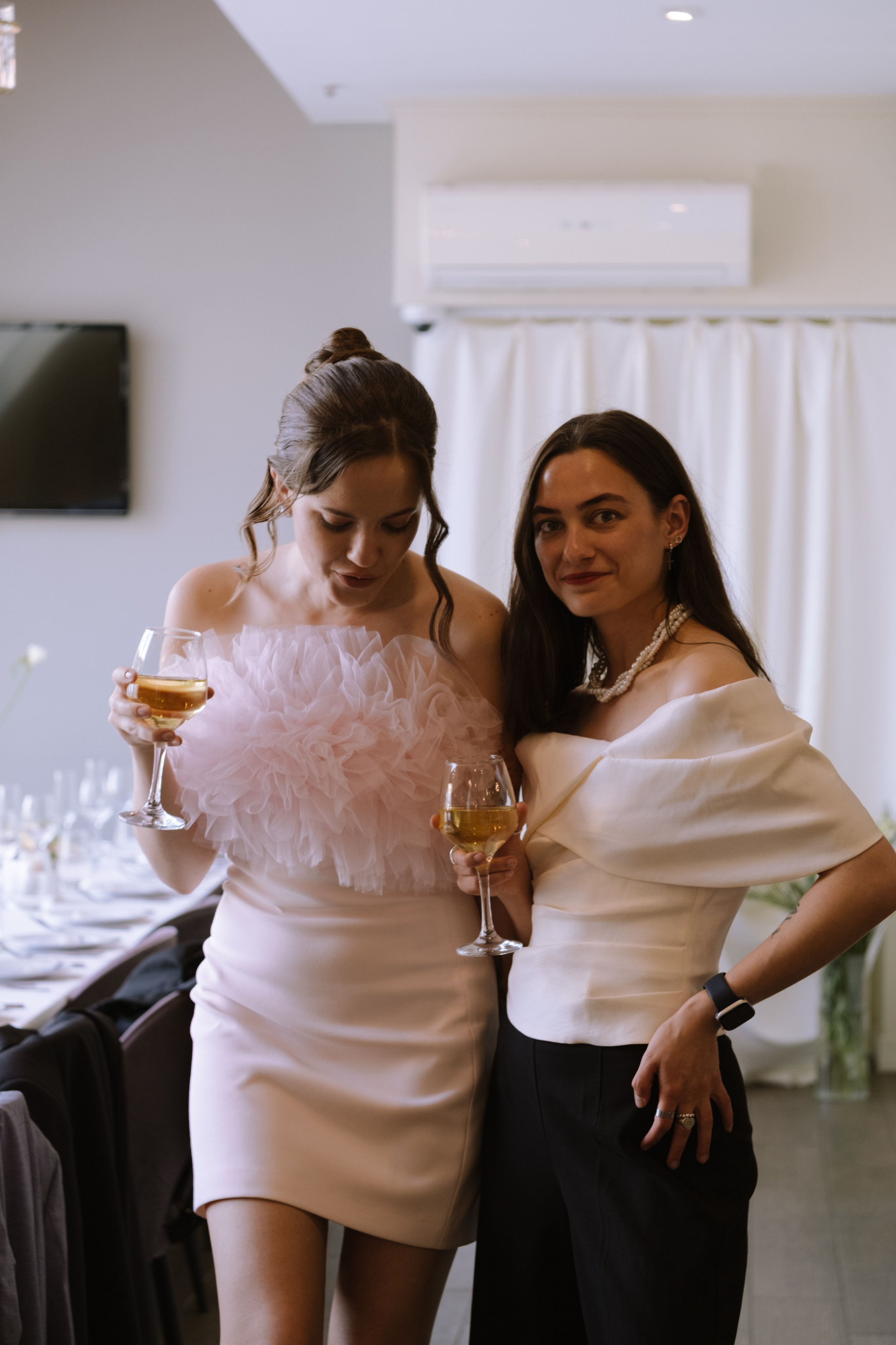 СВАДЕБНЫЙ БАНКЕТ НА ВЛАДИМИРСКОЙ В САНКТ-ПЕТЕРБУРГЕ (КАМЕРНАЯ СВАДЬБА). Профессиональный фотограф, Санкт-Петербург — Виктория Богомолова