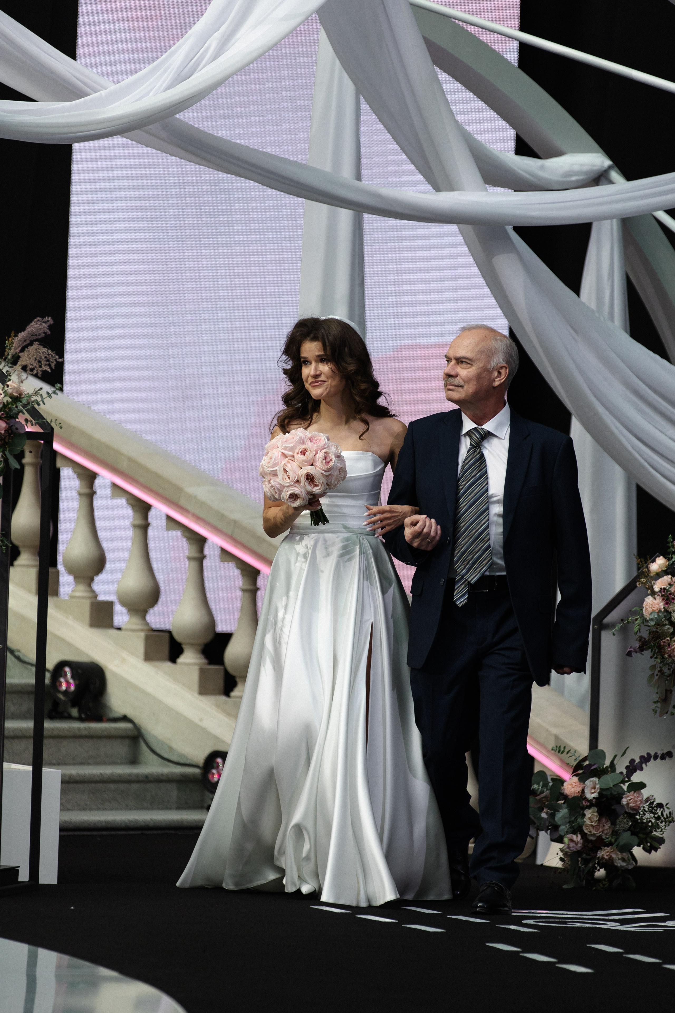 Регистрация в Гостином дворе, ужин в ресторане Библиотека в Переделкино. Свадебный фотограф в Москве Мария Крош