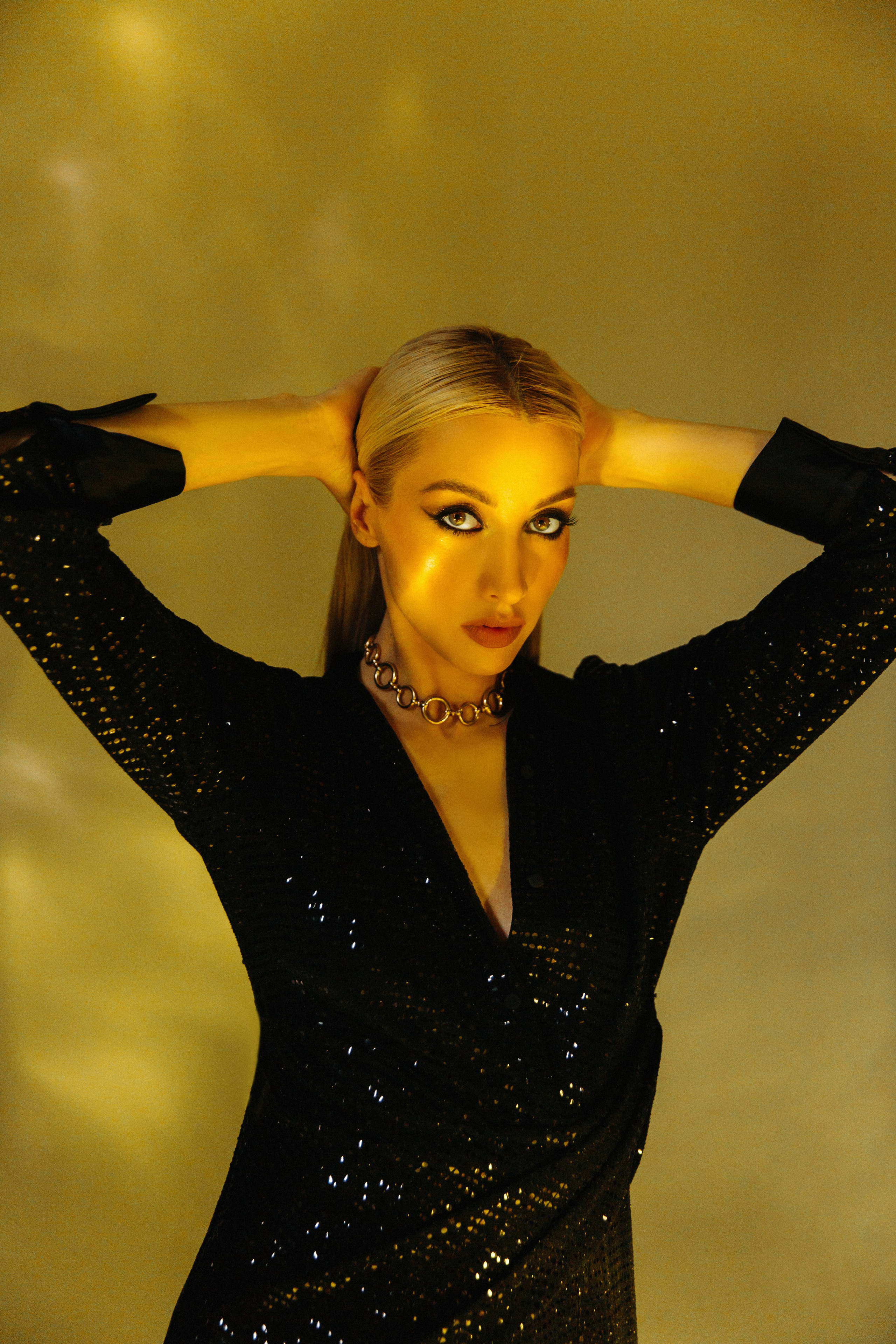 Валя. Главная