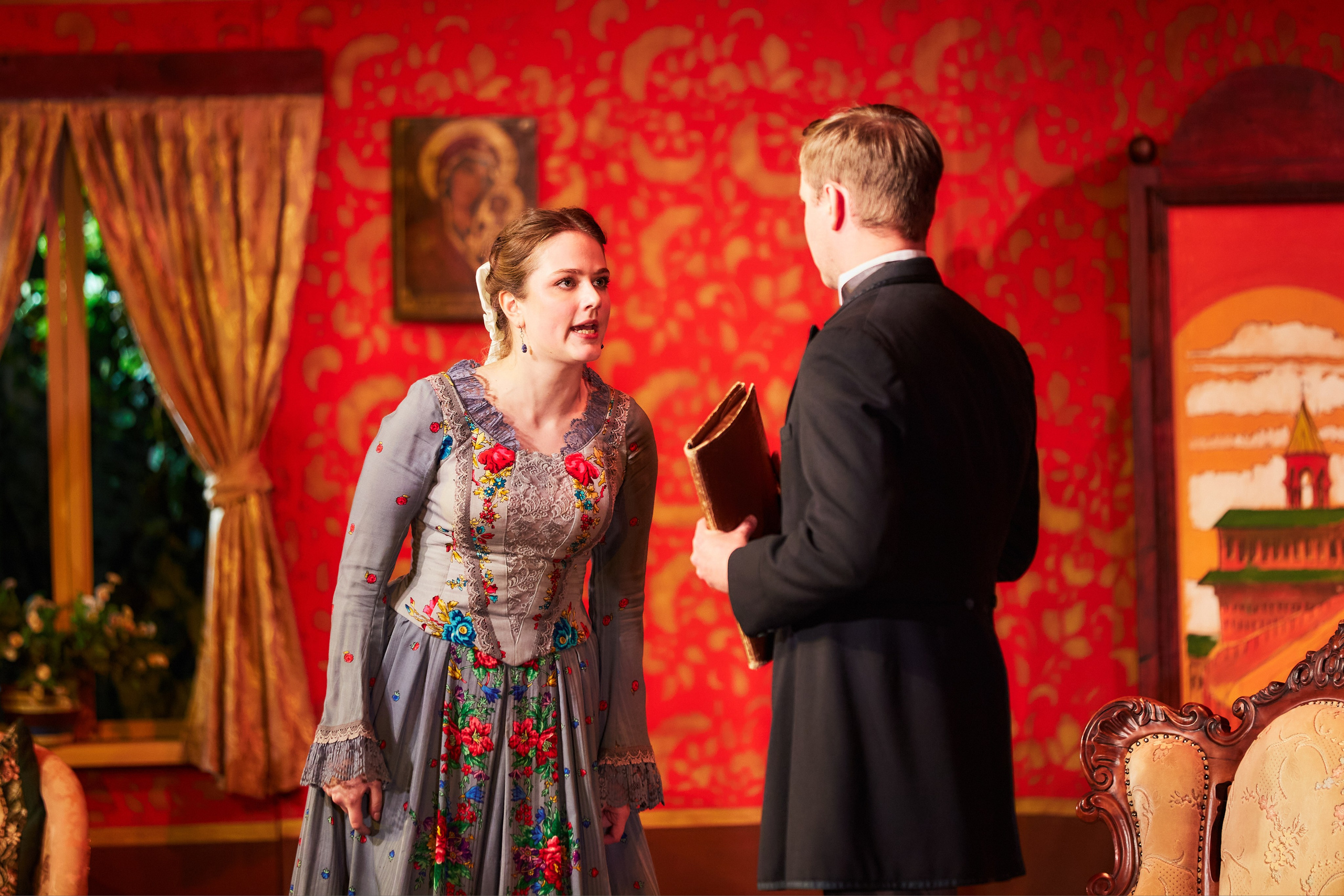 Спектакль «Не все коту масленица», МХАТ им. Горького. Даниил Гузиенко — репортажный фотограф в Туле