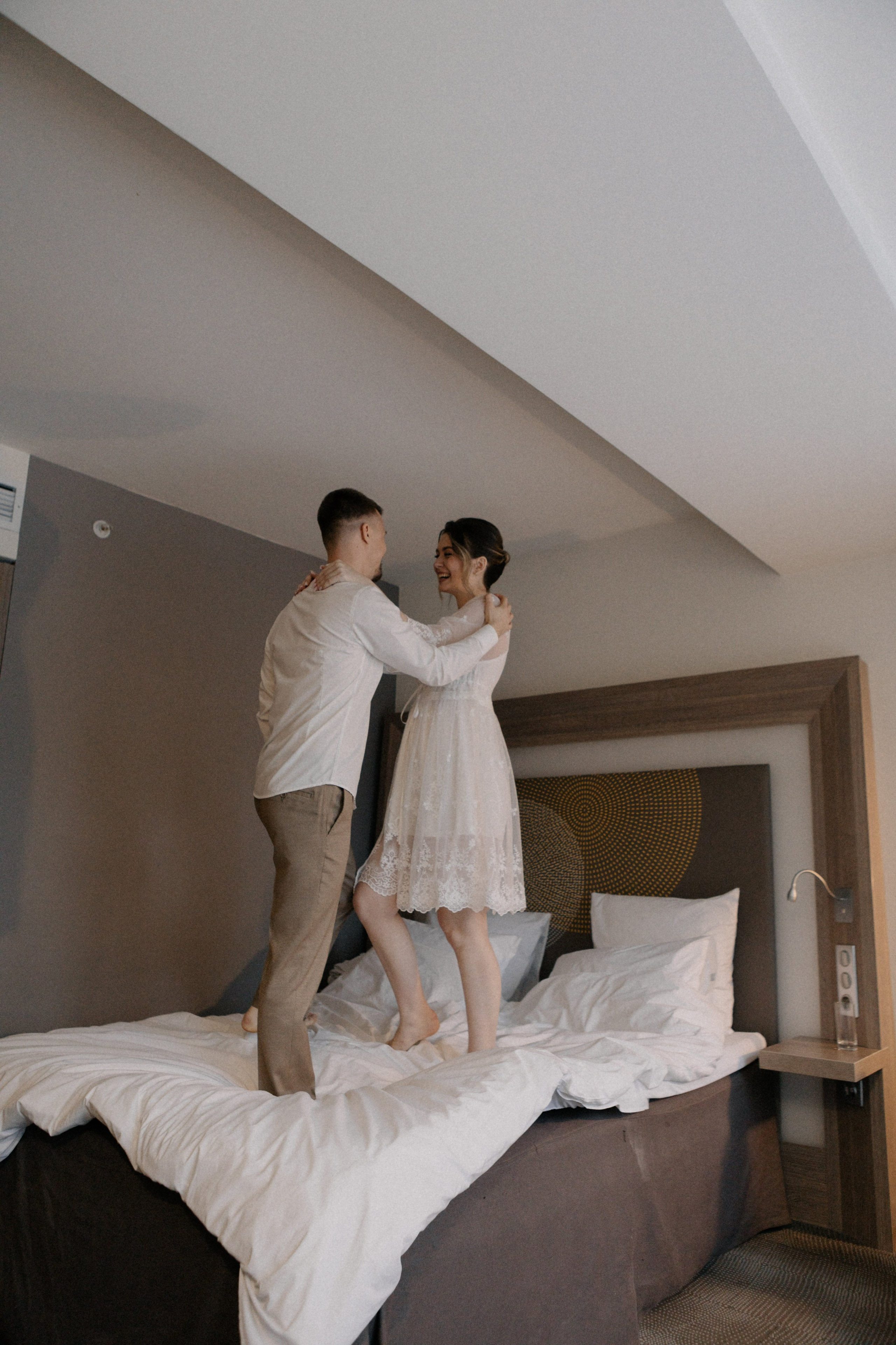 Ксюша и Илья. Утро в отеле роспись в Birds. Свадебный и портретный фотограф в Москве Анастасия Масюк