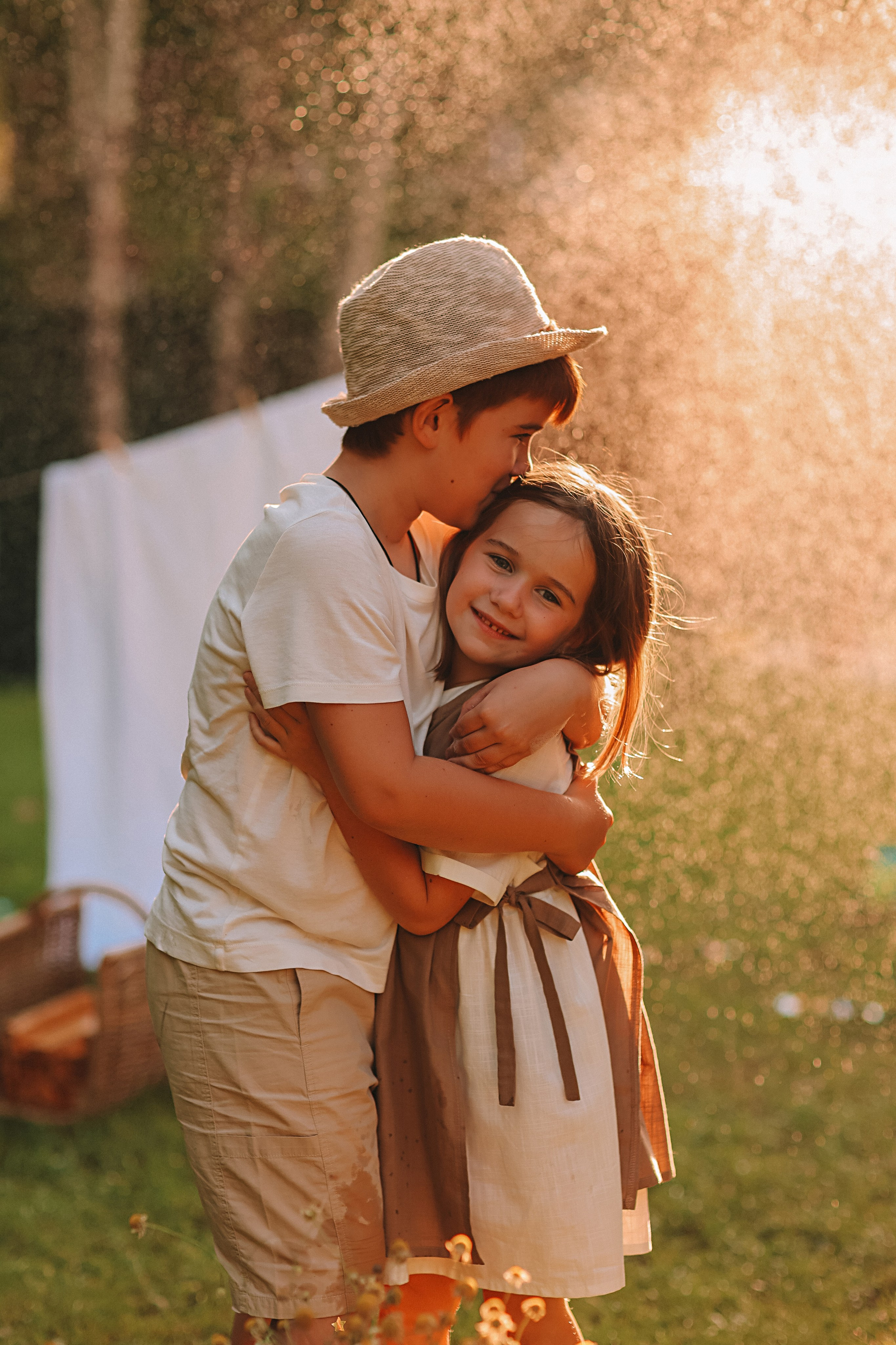 Стирка у дома. Семейный фотограф Тюмень, фотограф на роды Салмина Мария