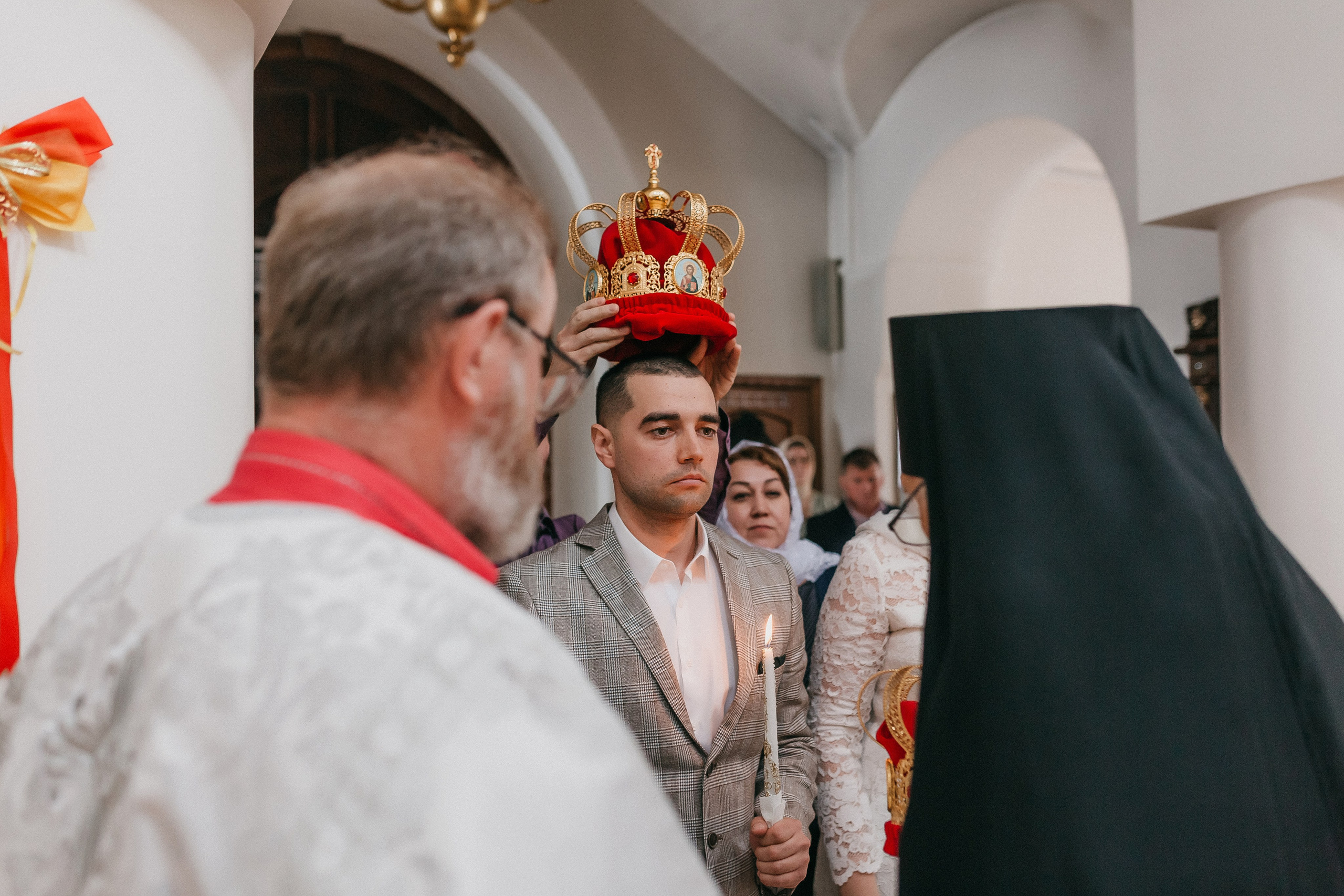 Венчание Анастасии и Вячеслава. Храм Лазаря Четверодневного. Семейный фотограф в Сургуте