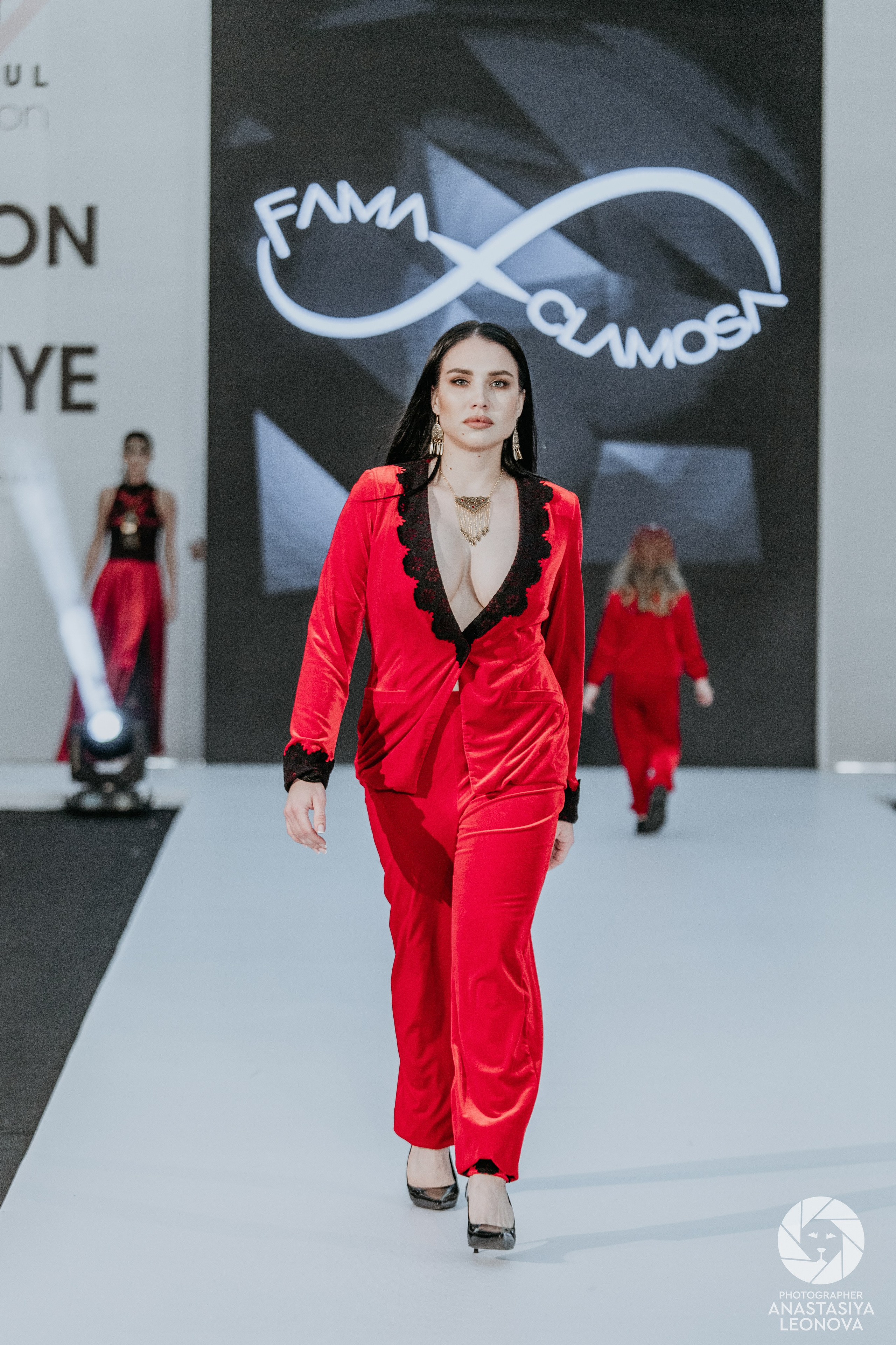 Fashion Week Türkiye [spring, 2025]. Anastasia Leonowa