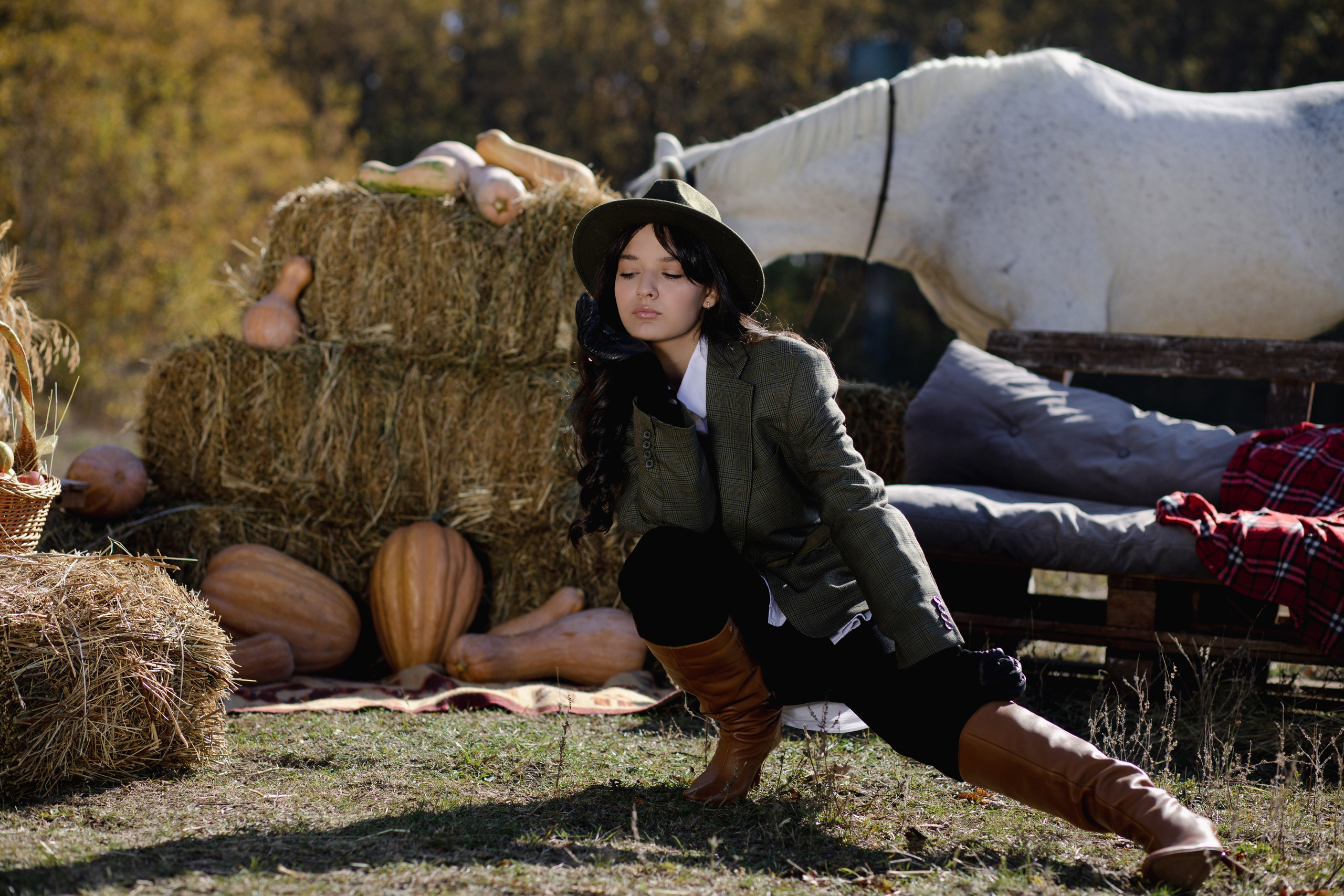 People & Horses [2023]. Anastasia Leonowa