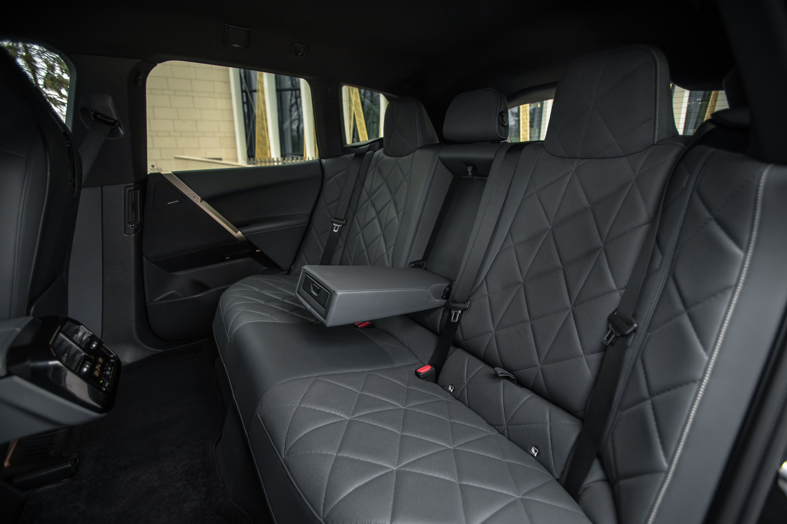 BMW iX. Автомобильный фотограф в Москве Андрей Емельянов