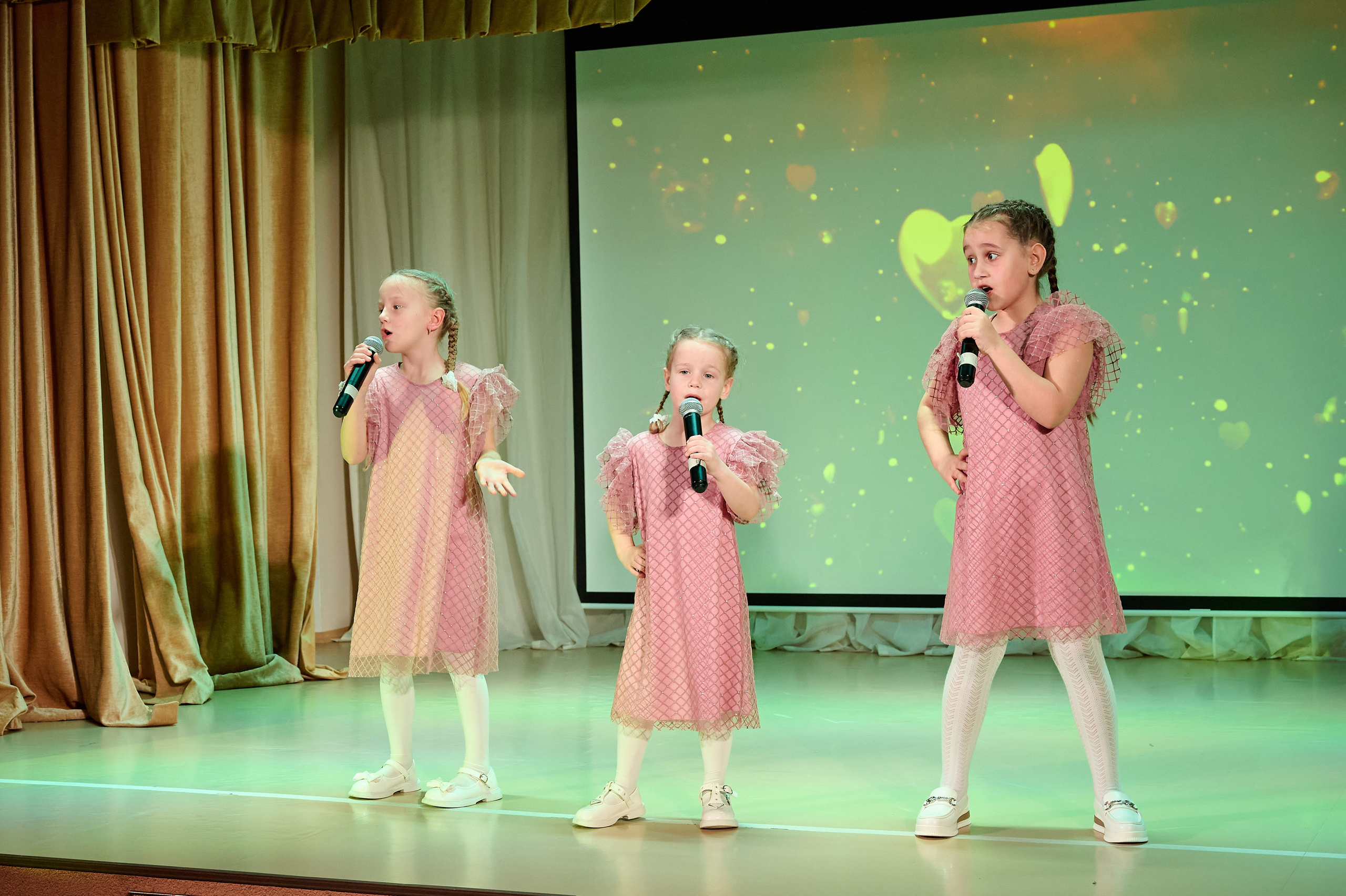 8 марта в Виноградном. Жизнь курорта Кабардинка в фотографиях