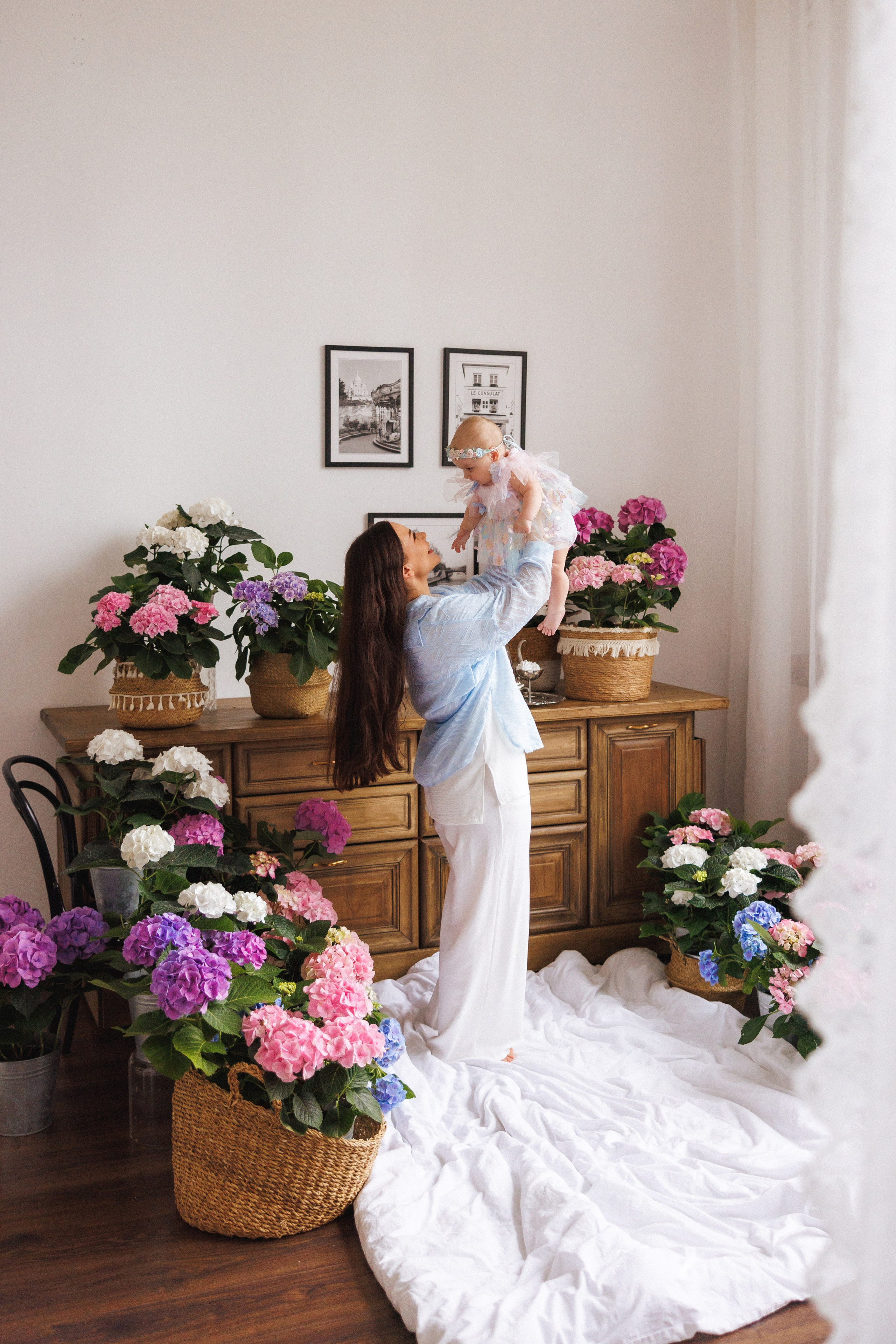 Фотосессия с живыми цветами Гортензии, город Краснодар, фотостудия «Истории». Семейный и детский фотограф в Краснодаре Анна Трашкова