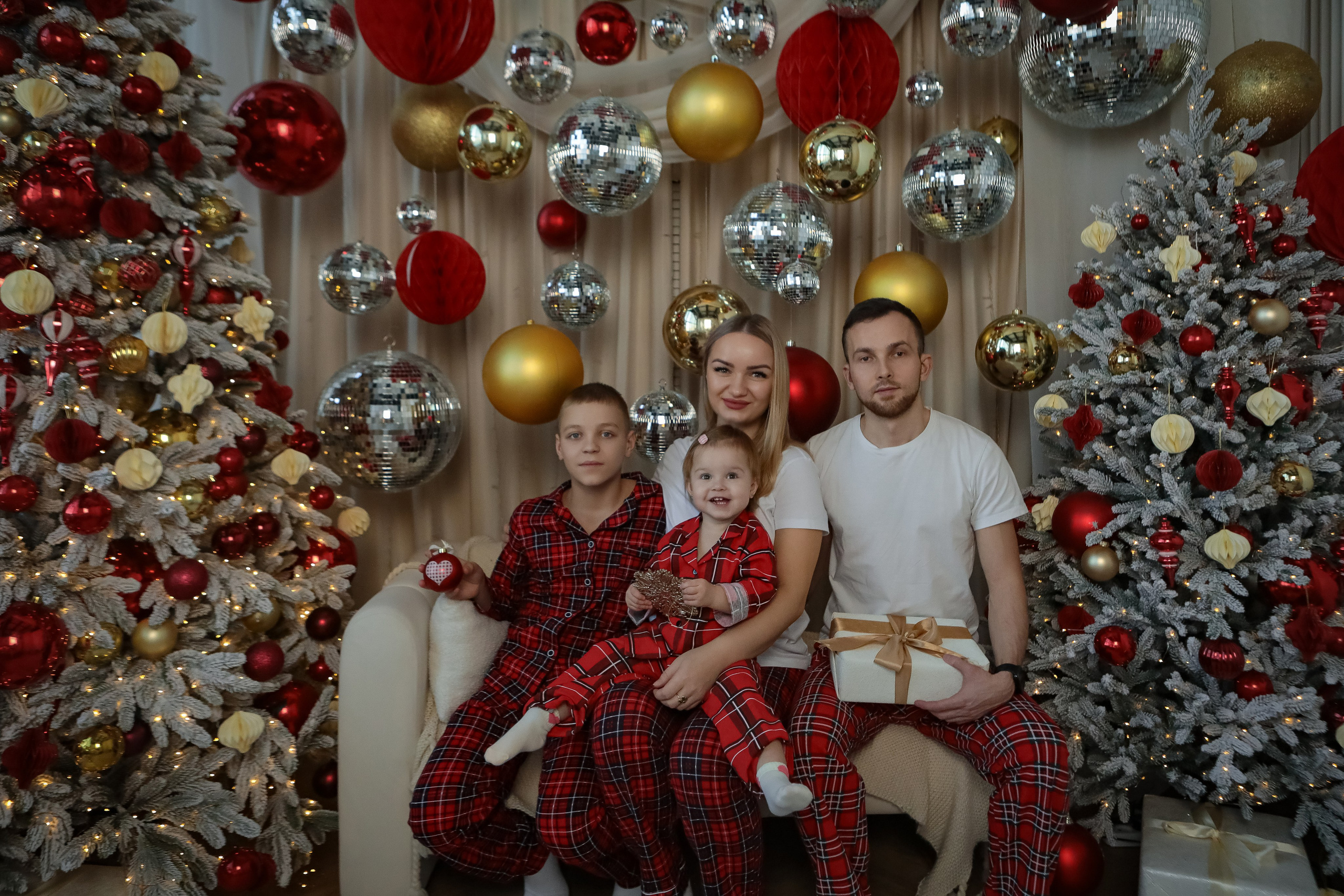 НОВОГОДНИЕ ФОТОСЕССИИ 2025-2026. Фотограф г. Хабаровск. Семейные и индивидуальные съёмки