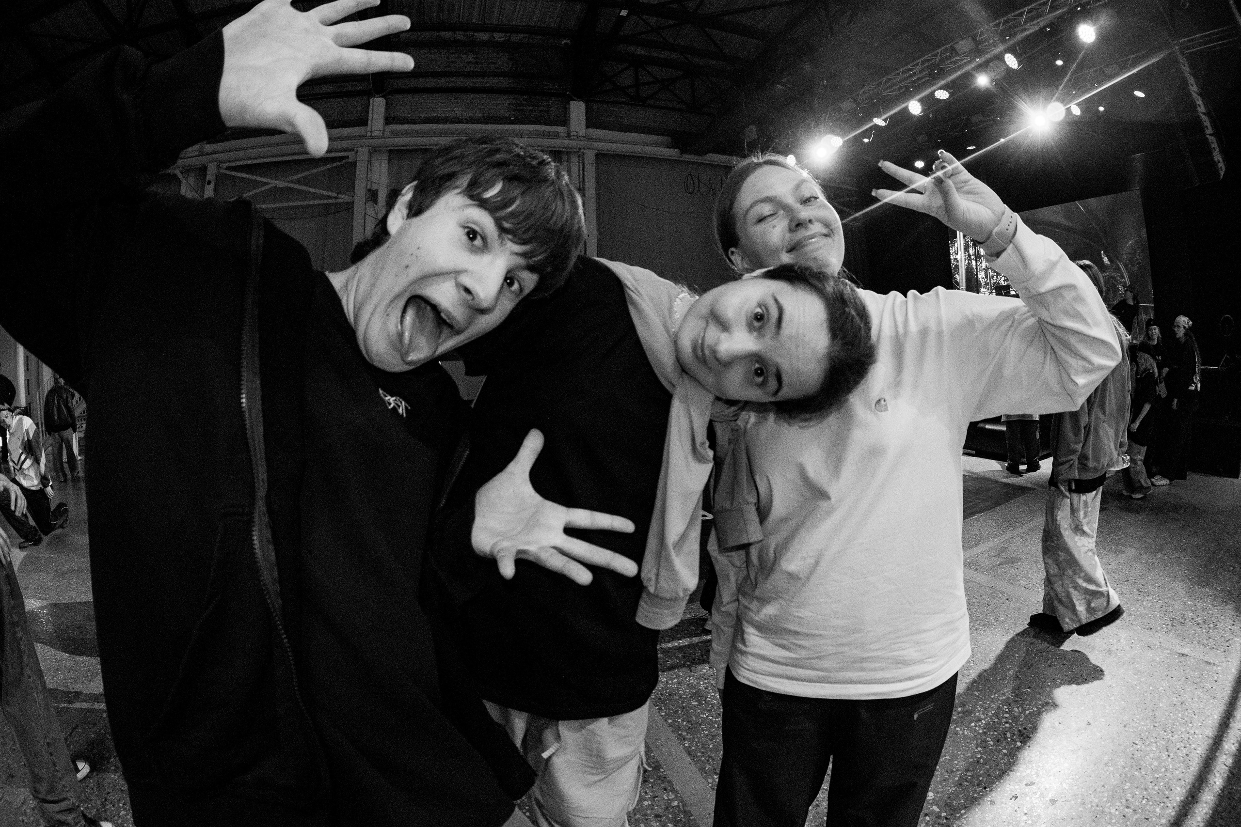 LORDS OF THE UNDERGROUND 27/10/25 (@youlovebu). Соня бу тебя сфоткала