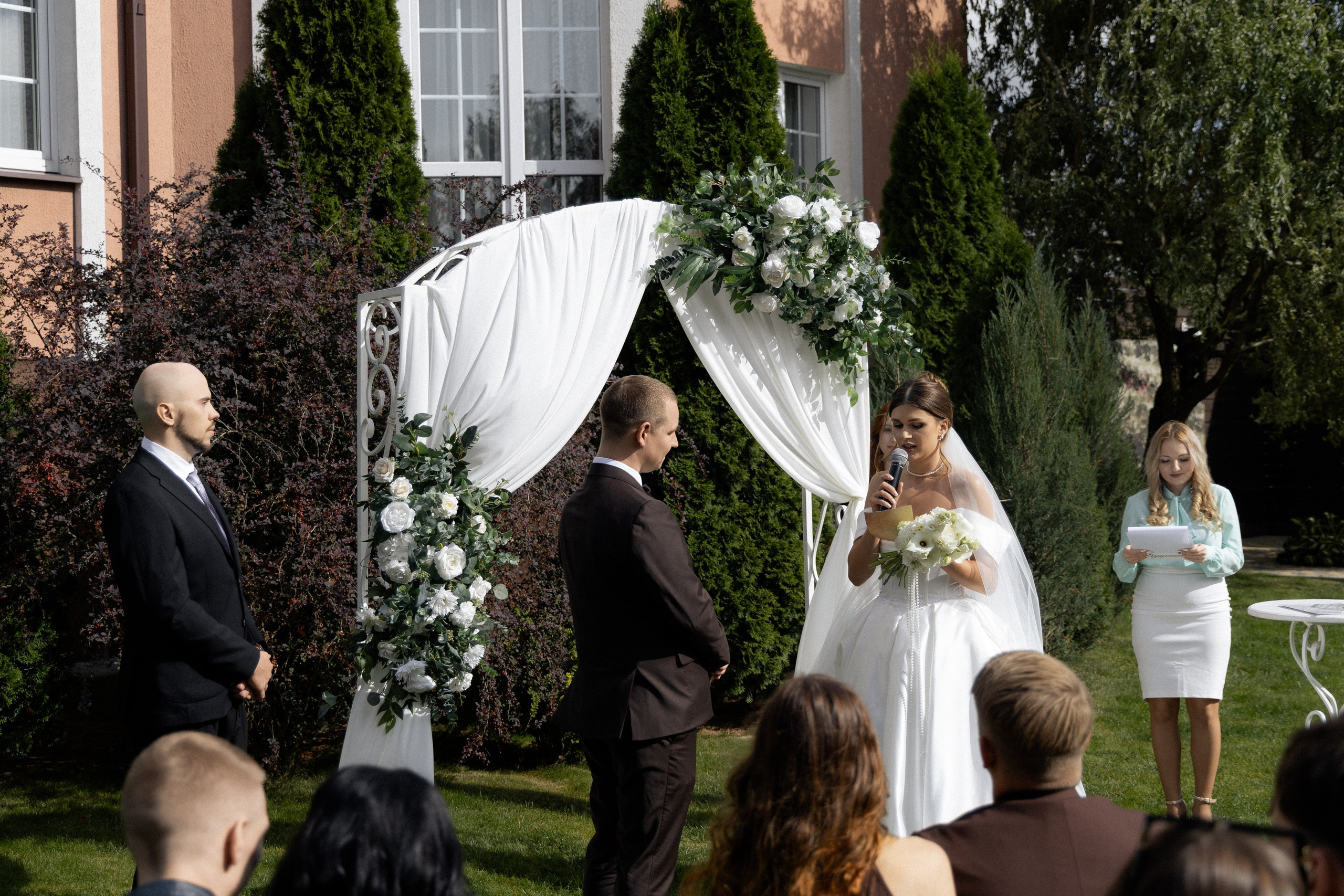 Свадебная фотосессия Анастасии и Игоря в Усадьбе Легенда. Свадебный фотограф в Минске/Беларуси Сергей Спиридонов