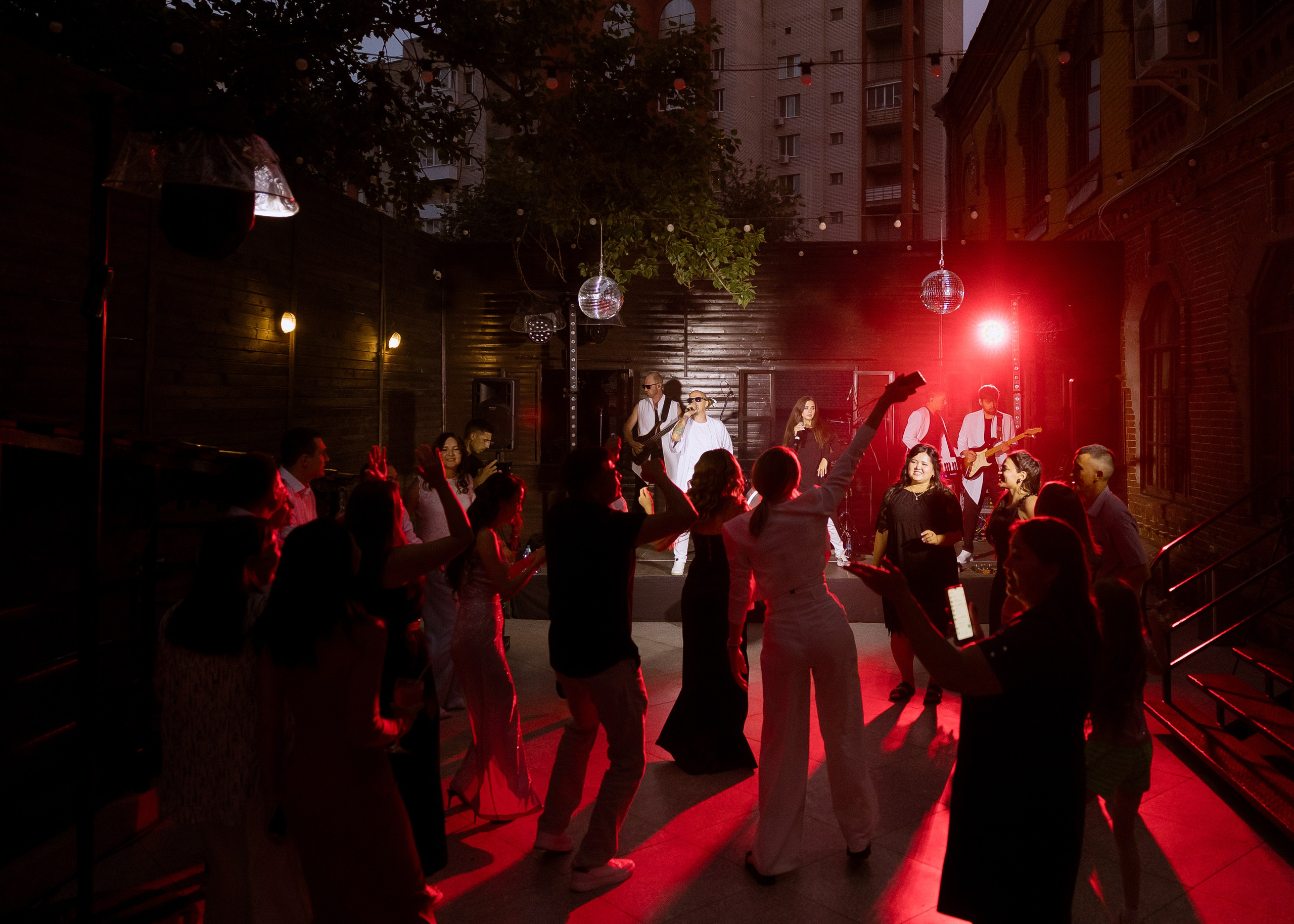 Дмитрий и Алита. Фотограф Эмиль Исякаев