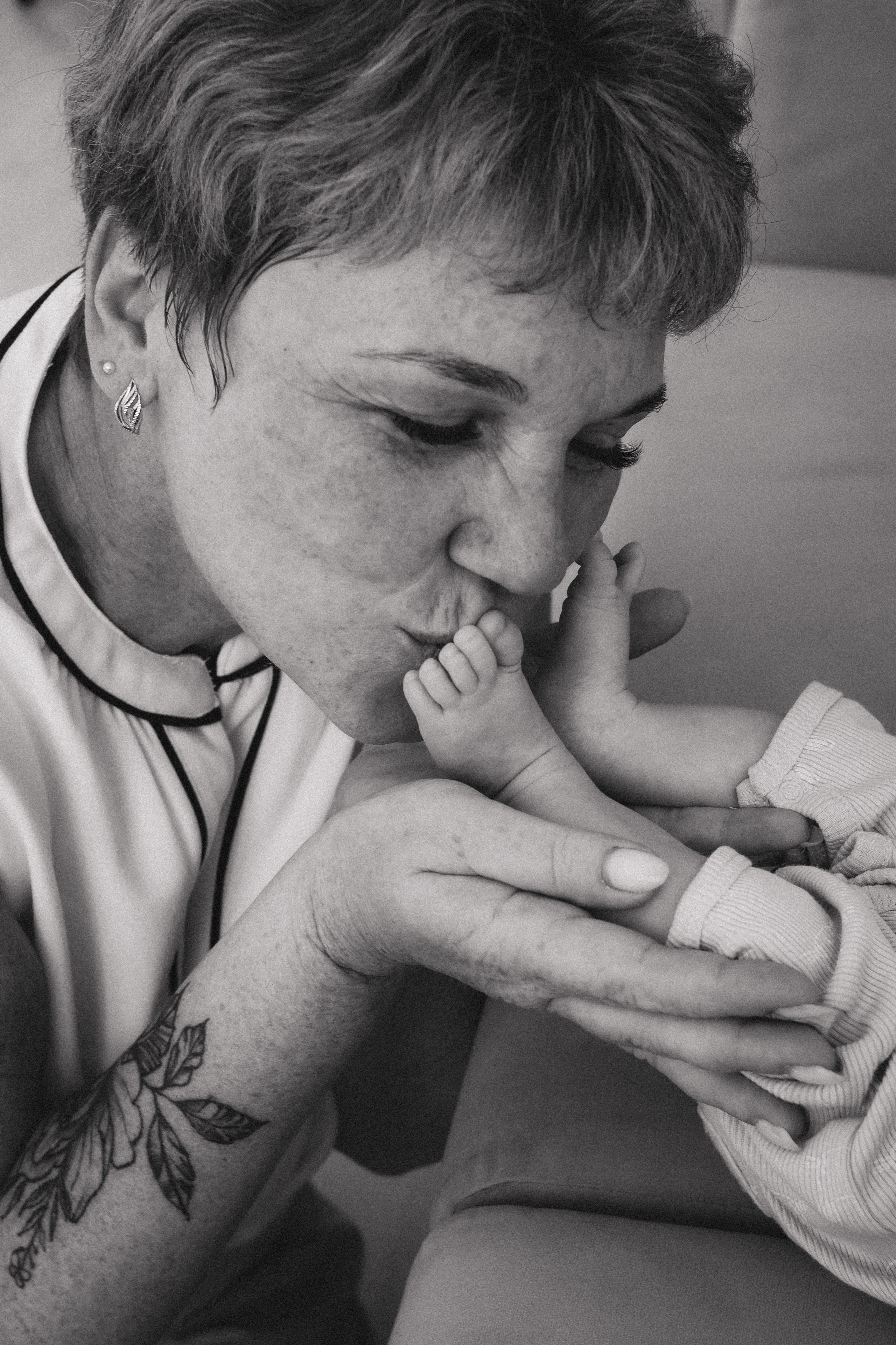 Бабушка и маленький Даниэль. Phbyadel.wfolio.pro