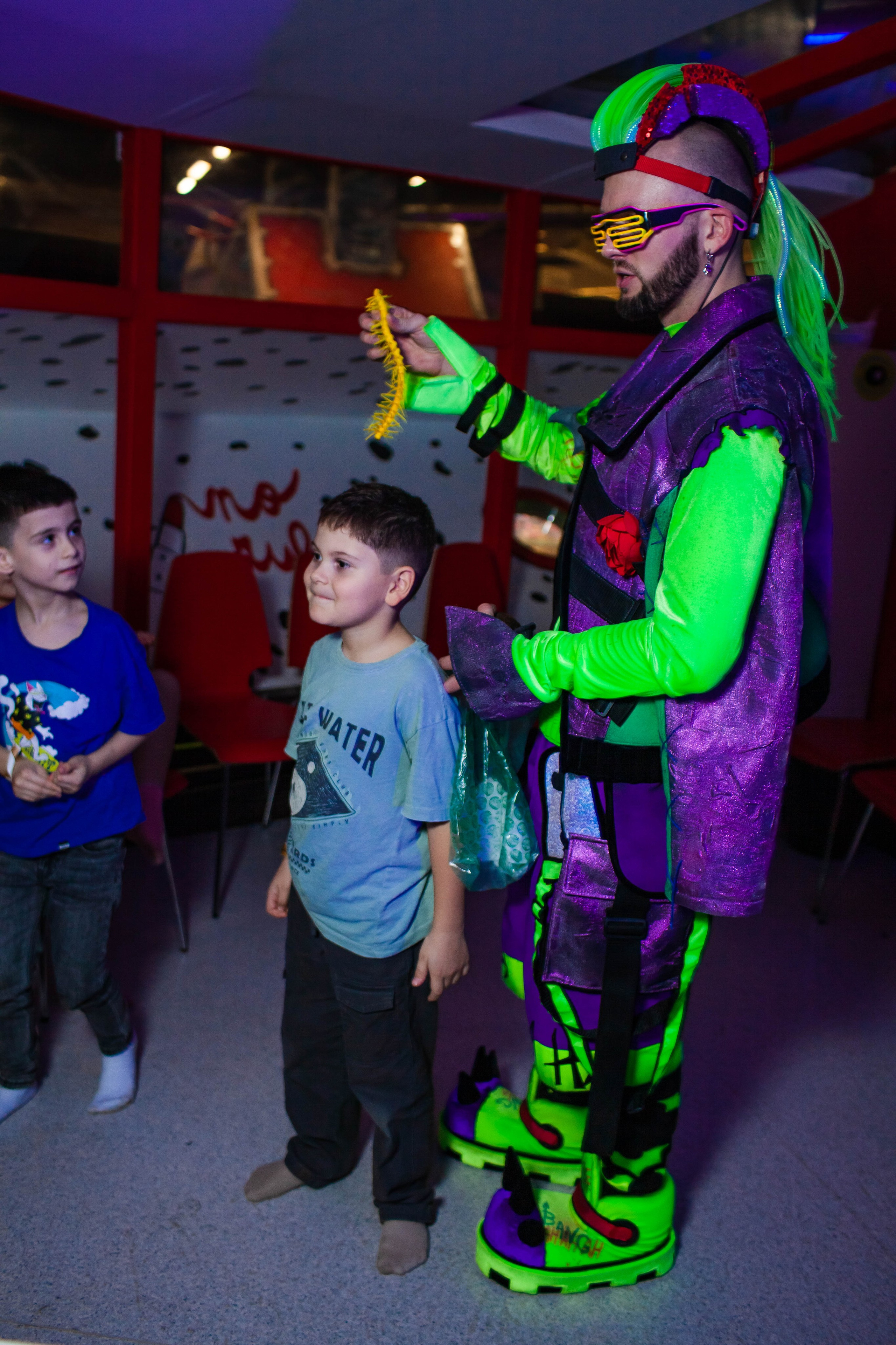 Неон Челендж День рождения Ярослава. Детский и семейный фотограф в Санкт-Петербурге Елизавета Сорокина