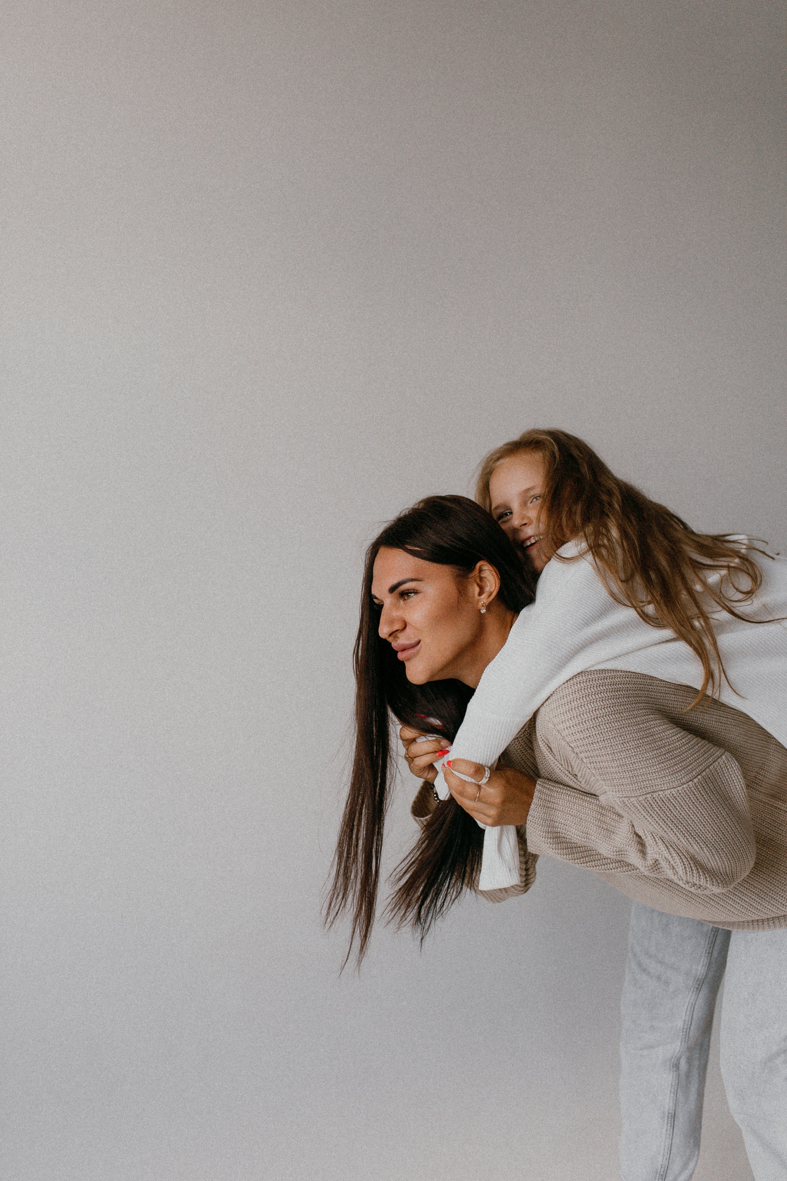 Есения и мама. Семейный фотограф Губкин/Старый Оскол