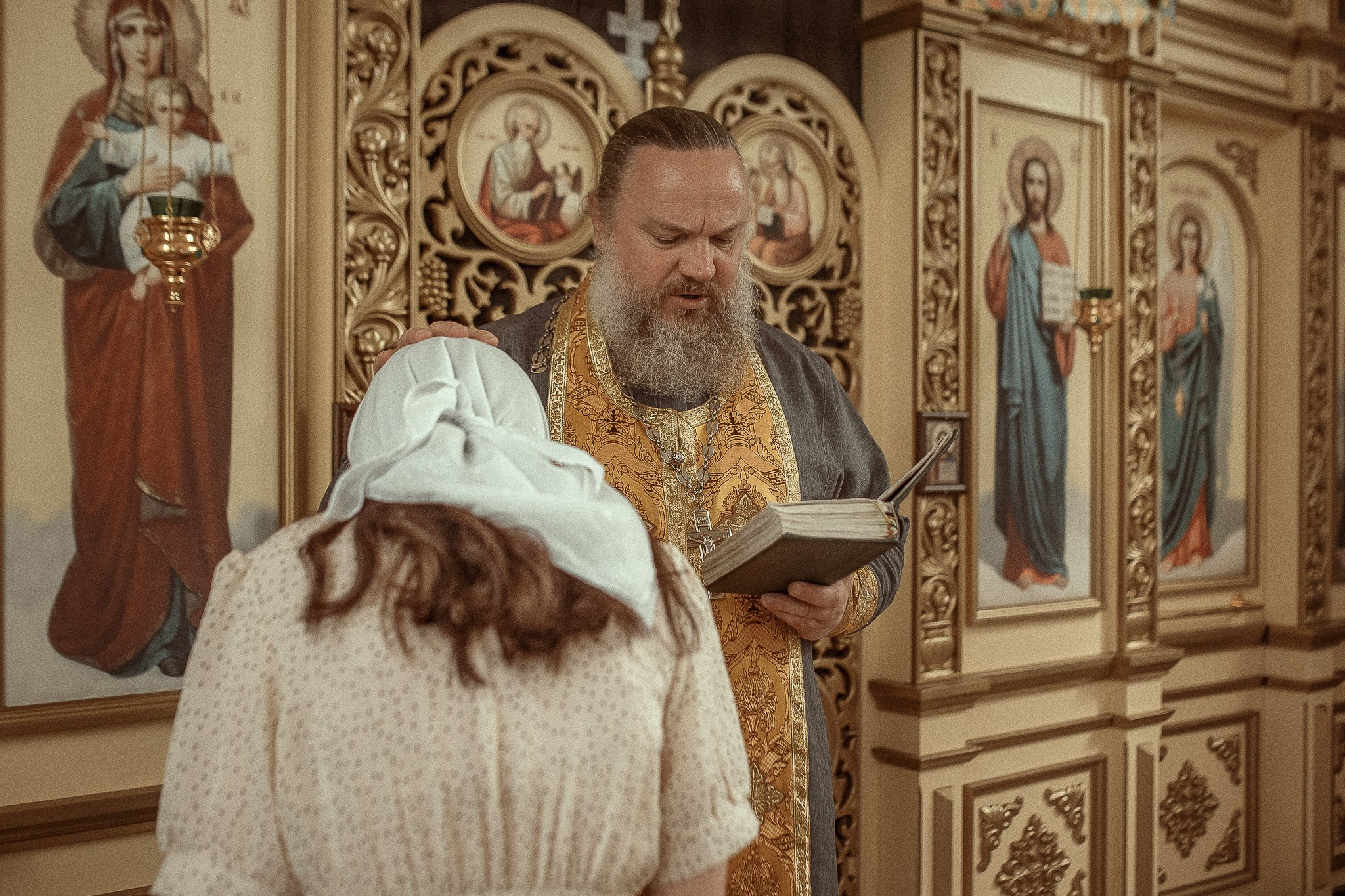 Таинство Крещения Полины. 15.04.2024. Детский семейный фотограф в Абинске