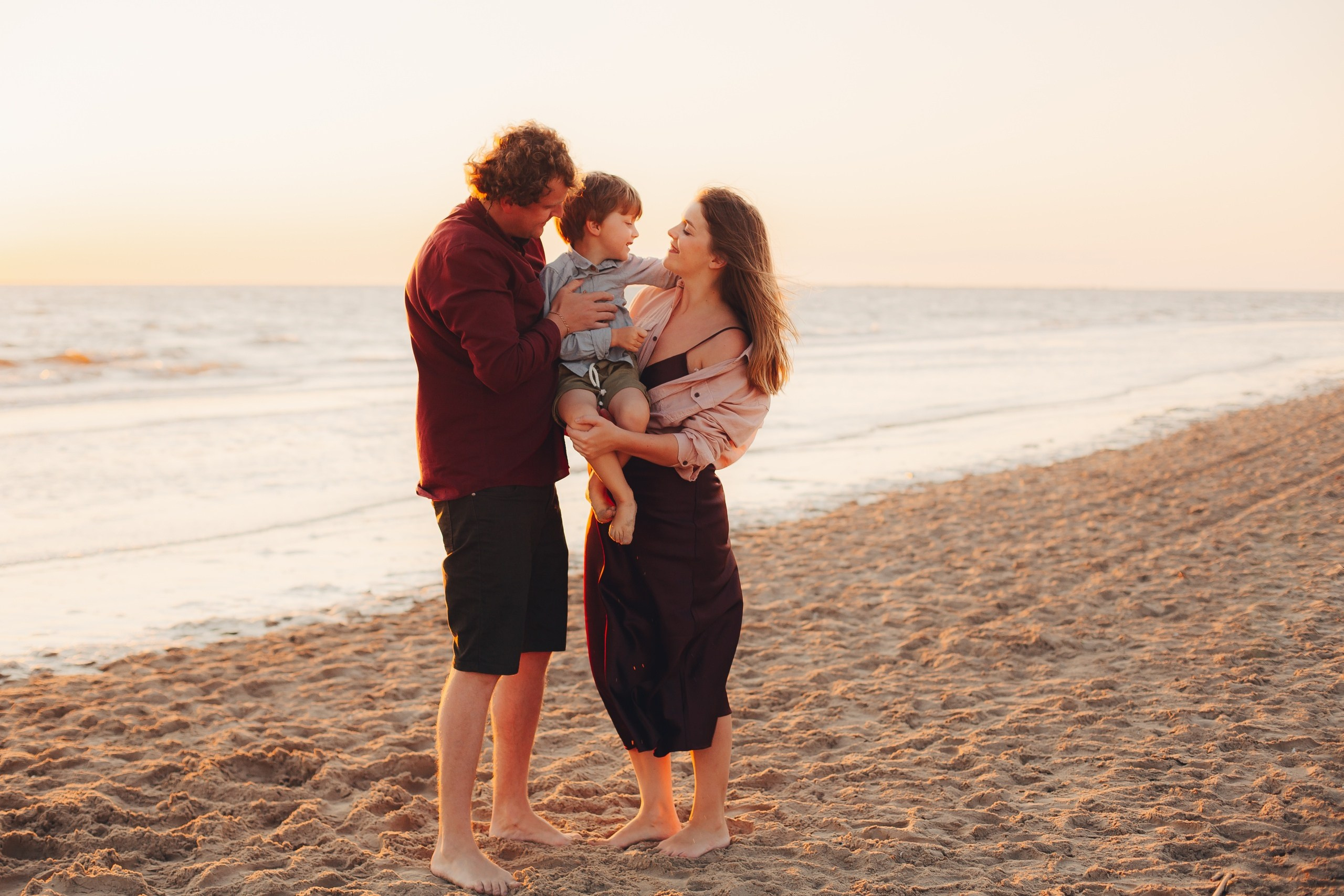 Семейная фотосессия на закате. Фотограф Евгения Мальцева, Архангельск