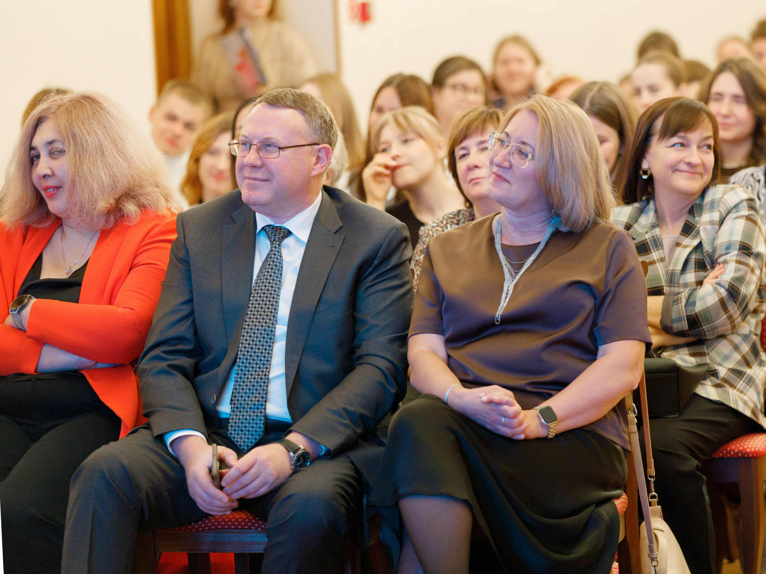 Сессия с профессорами. Дом Учёных 25.10.25. Репортажный фотограф в Новосибирске Алена Помазунова